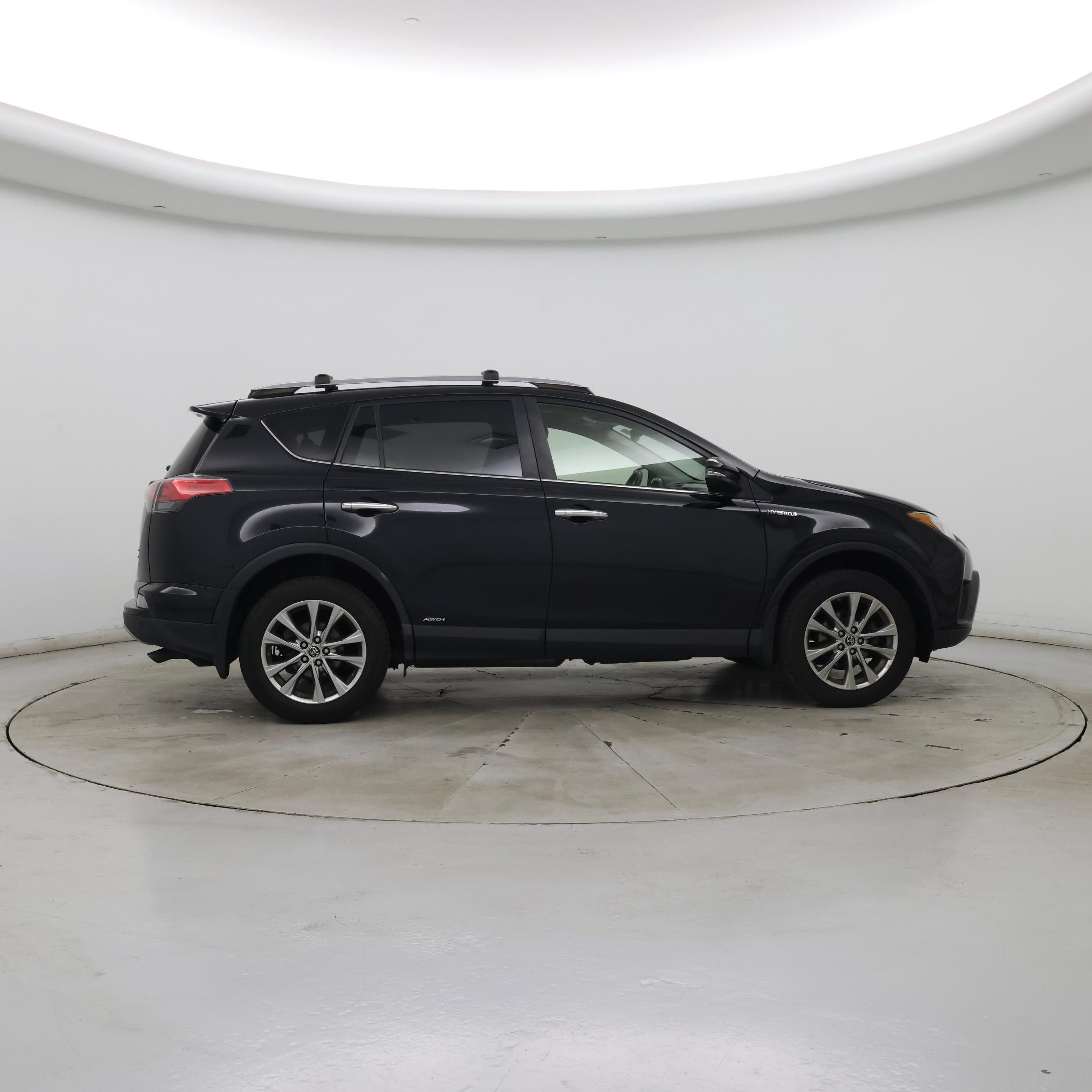 Thumbnail: 2017 Toyota RAV4 - 7
