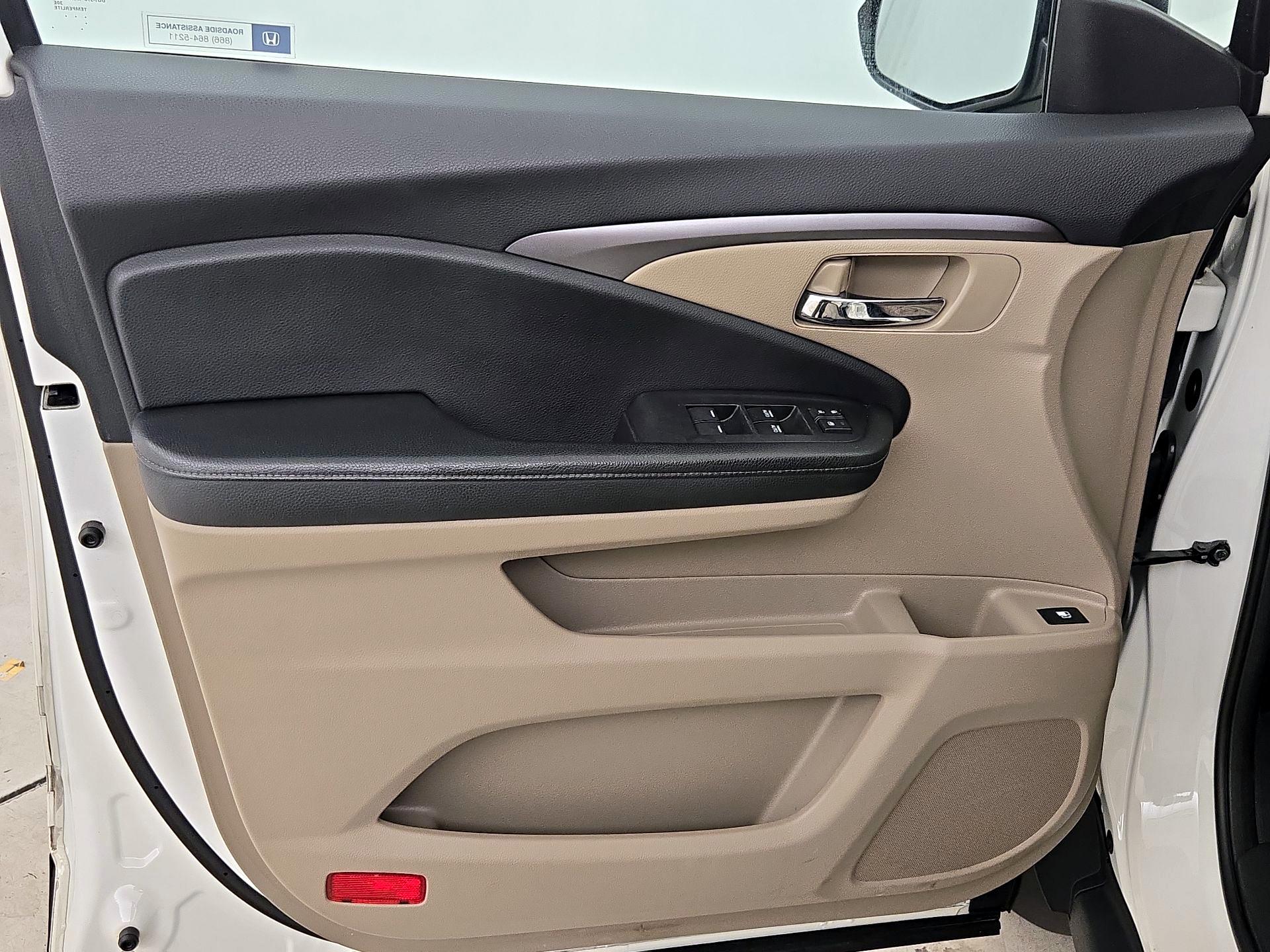 Thumbnail: 2017 Honda Ridgeline - 12