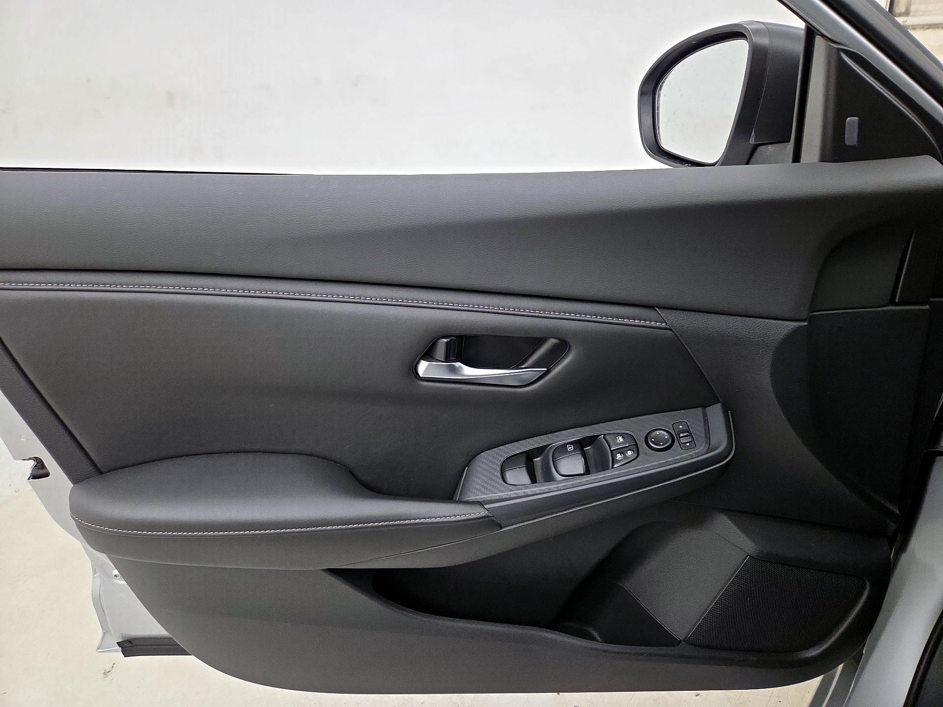 Thumbnail: 2021 Nissan Sentra - 12