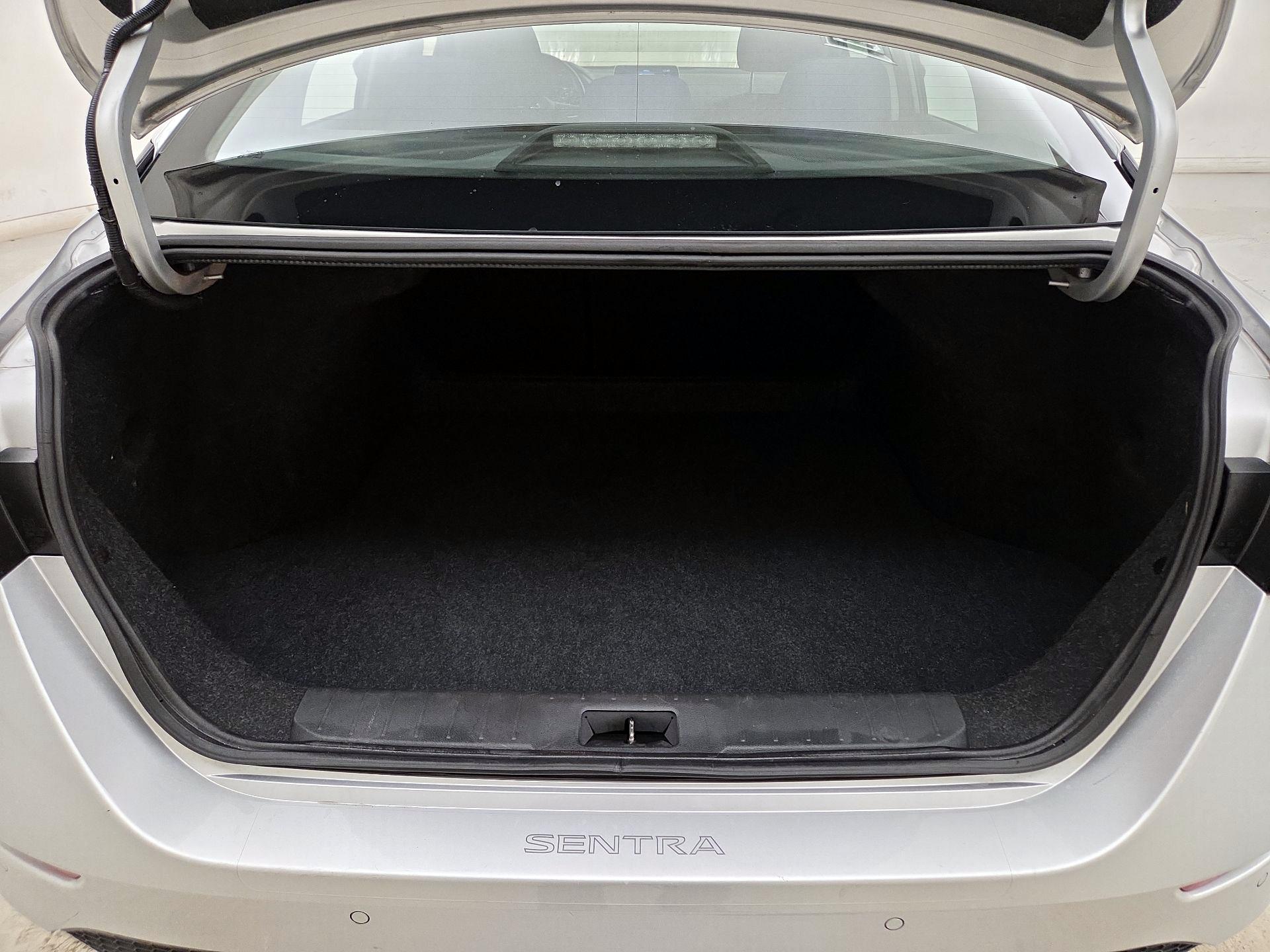 Thumbnail: 2021 Nissan Sentra - 20