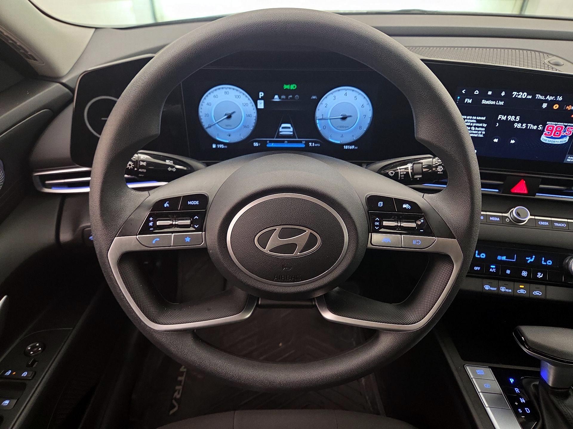 Thumbnail: 2024 Hyundai Elantra - 10