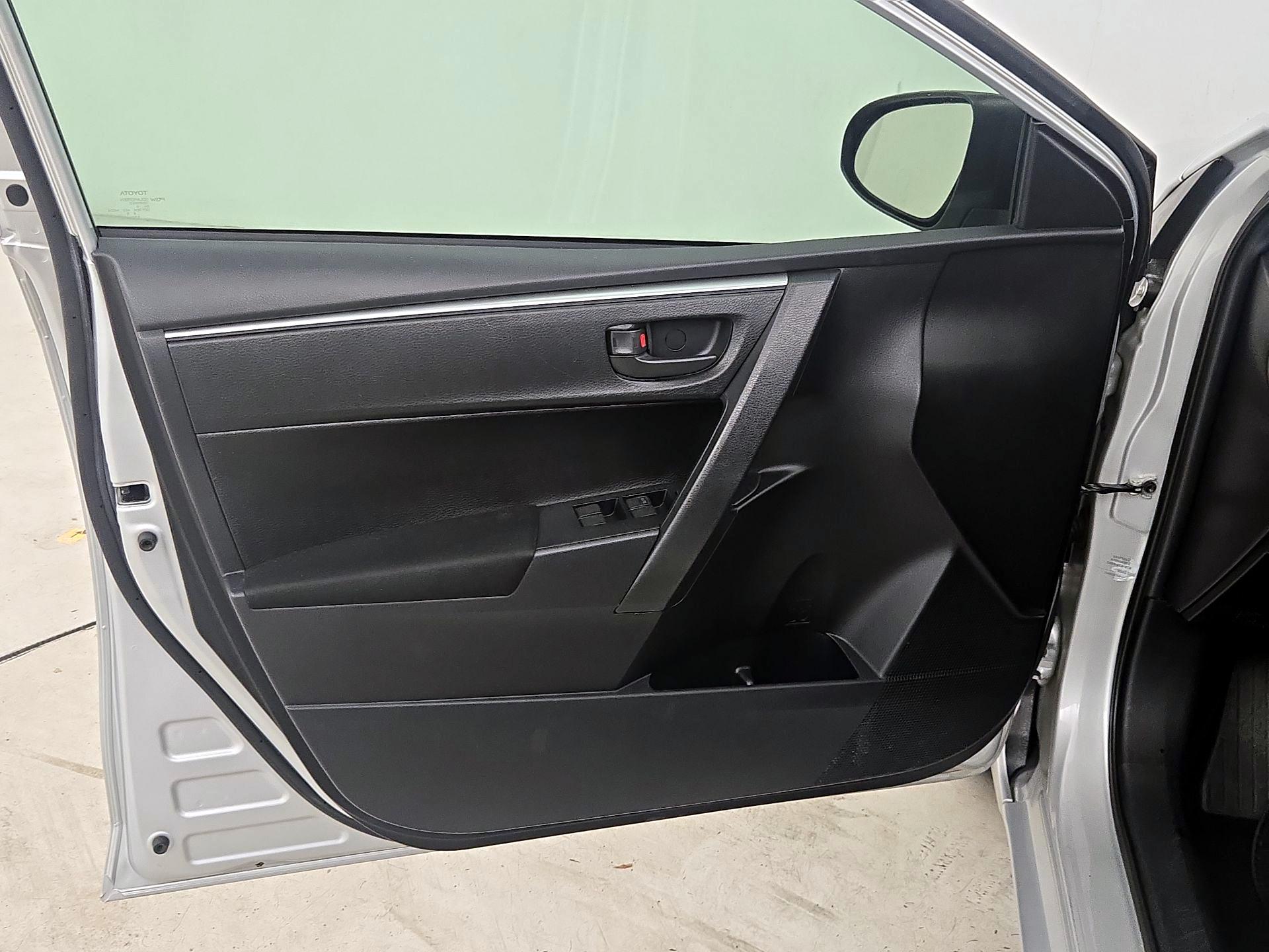 Thumbnail: 2015 Toyota Corolla - 12