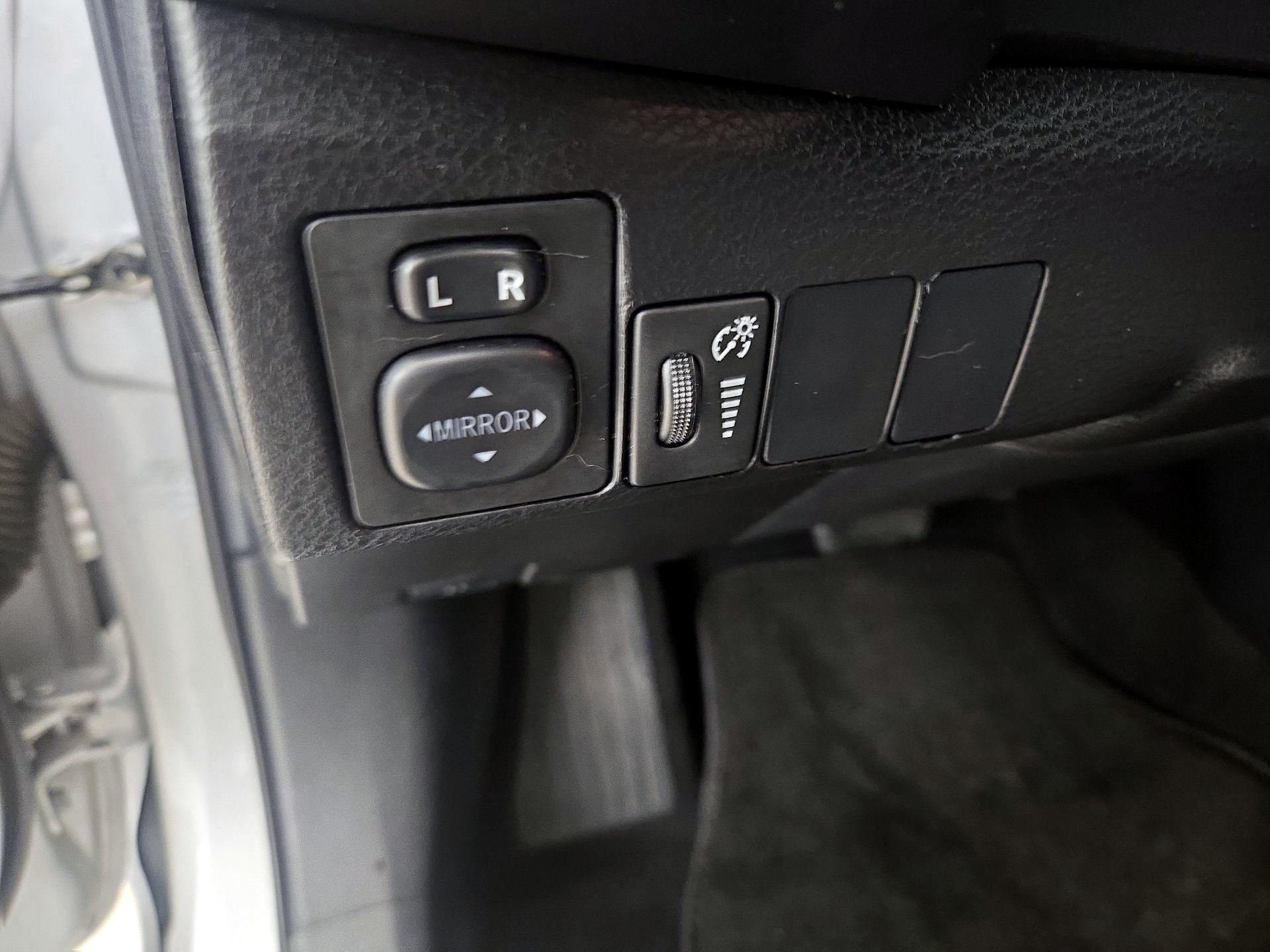 Thumbnail: 2015 Toyota Corolla - 13