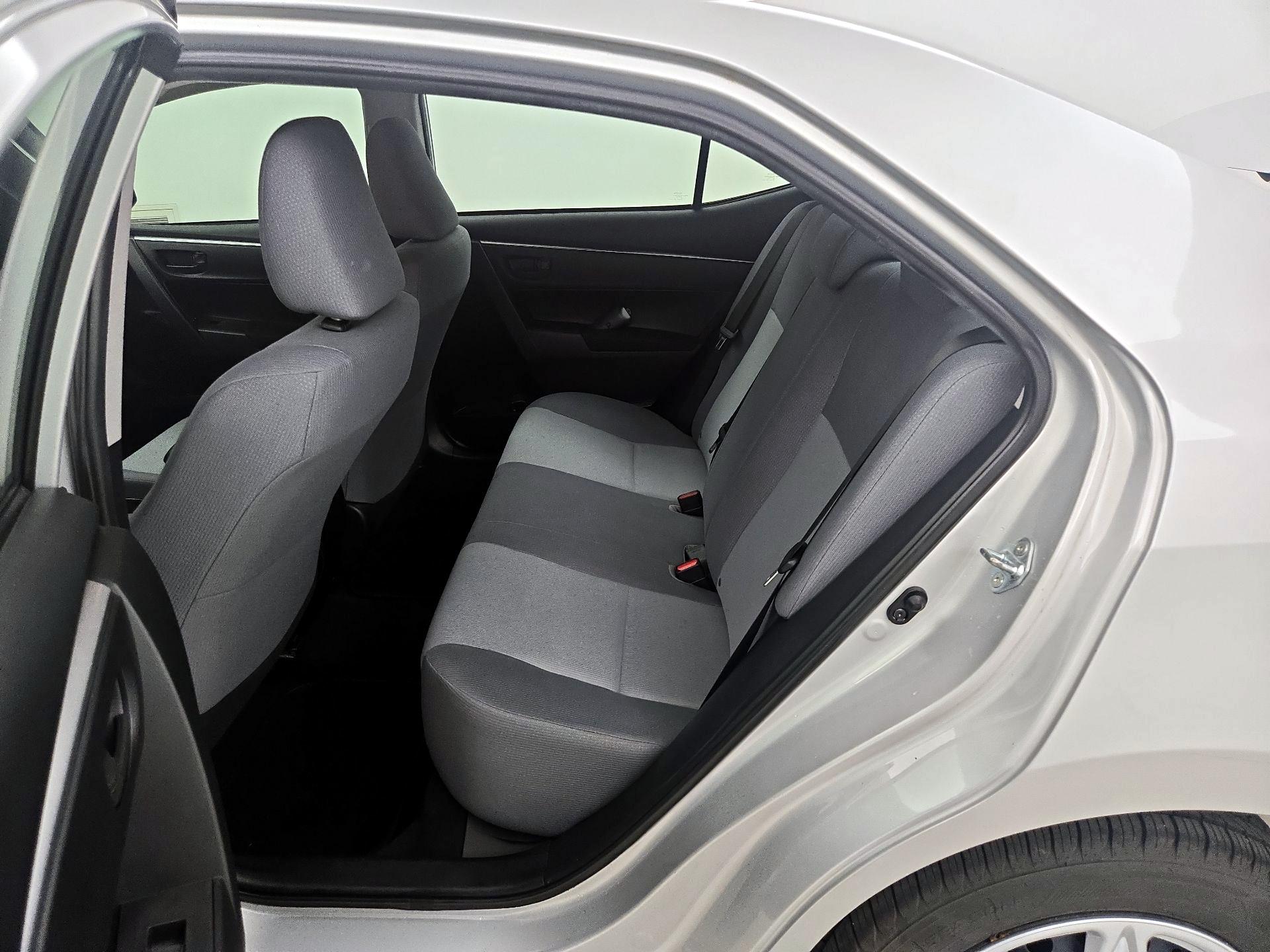 Thumbnail: 2015 Toyota Corolla - 18