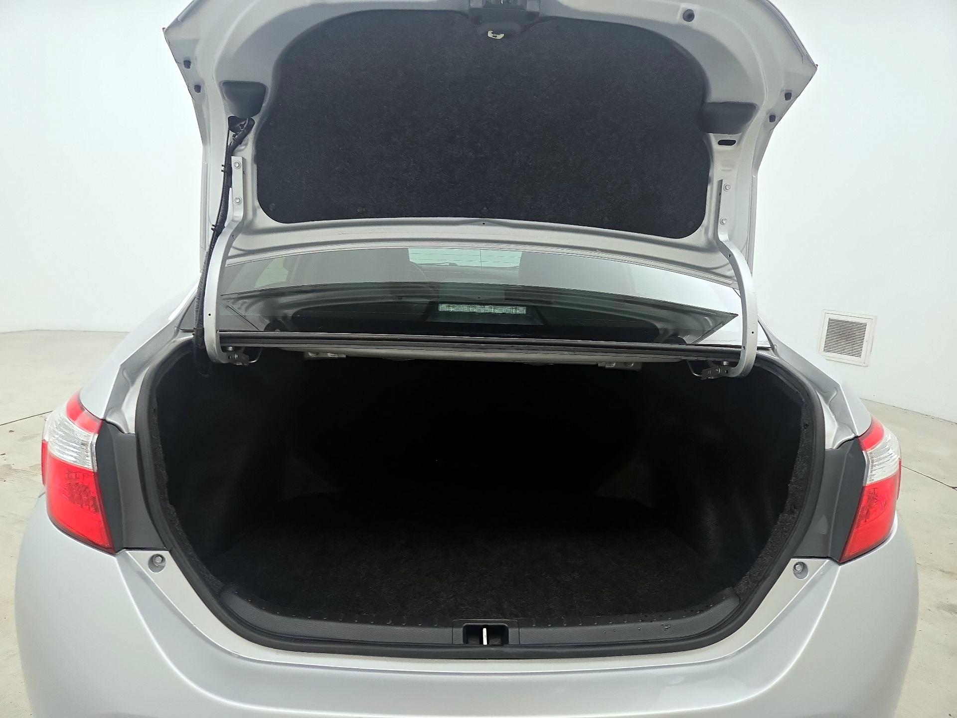 Thumbnail: 2015 Toyota Corolla - 19