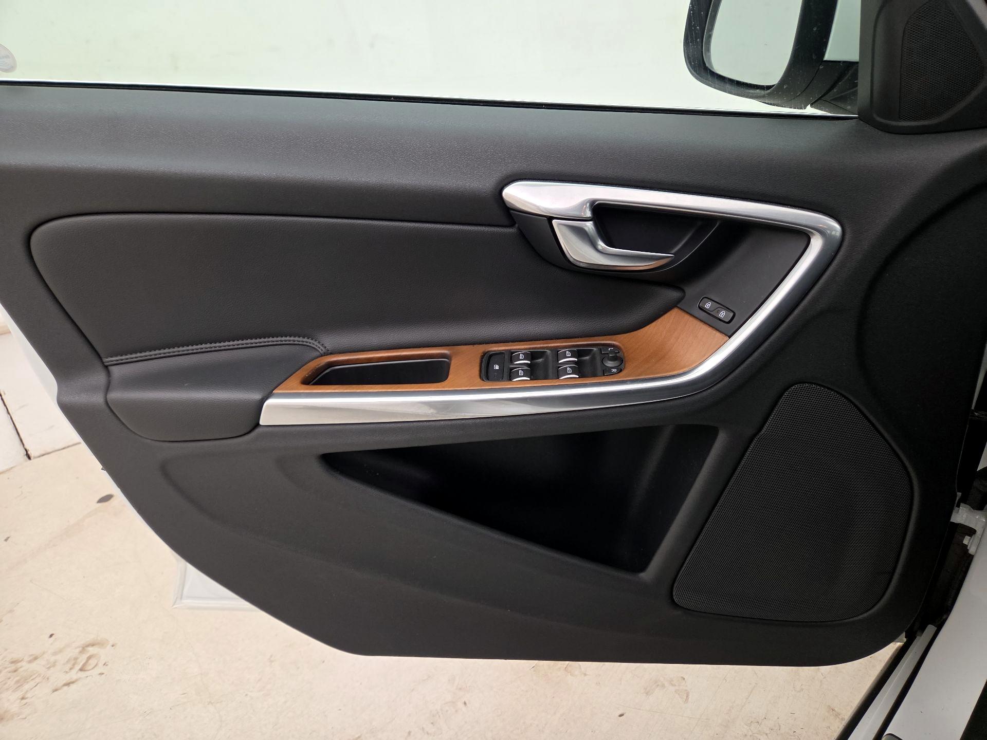 Thumbnail: 2016 Volvo S60 - 12