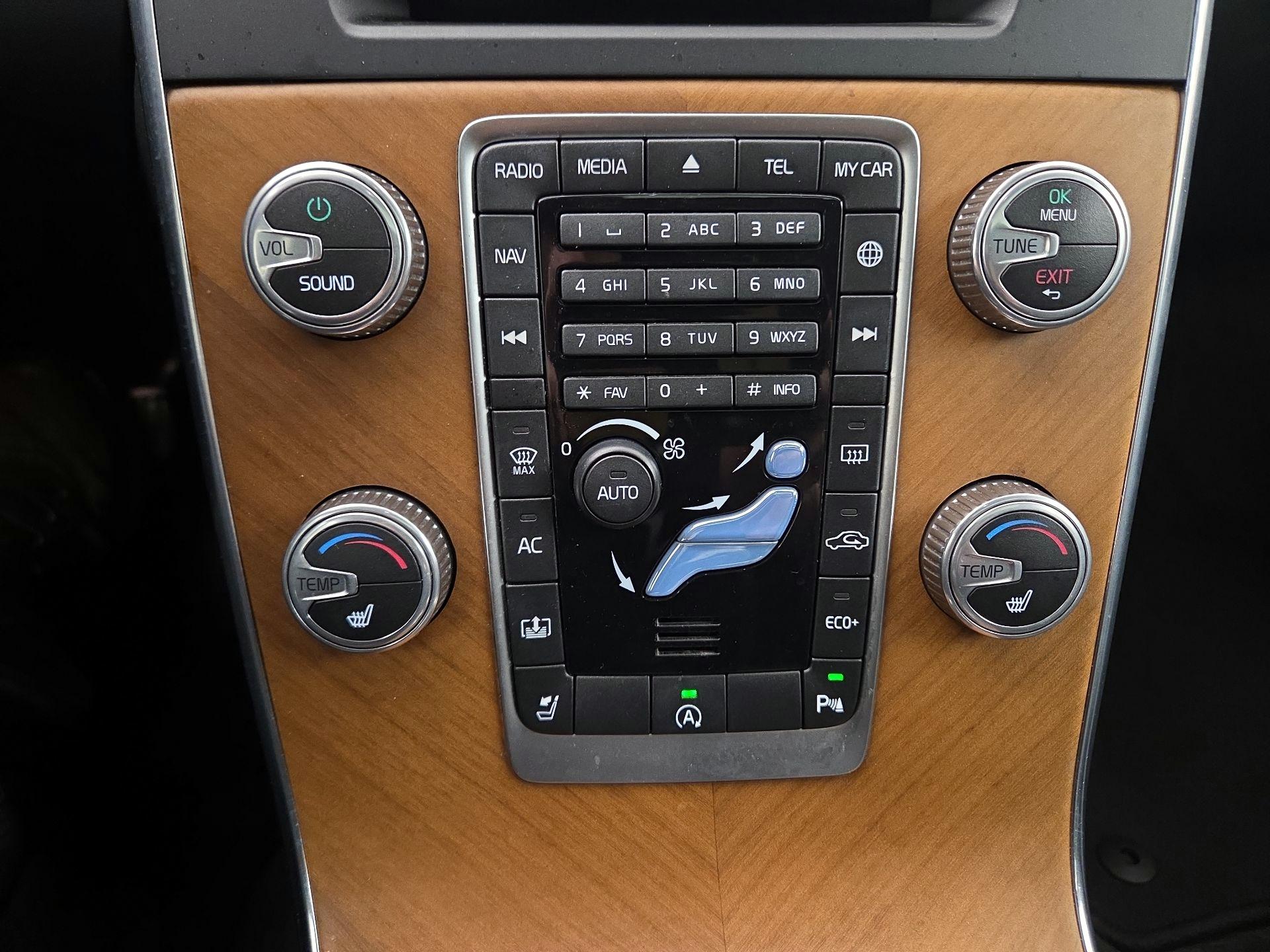 Thumbnail: 2016 Volvo S60 - 17