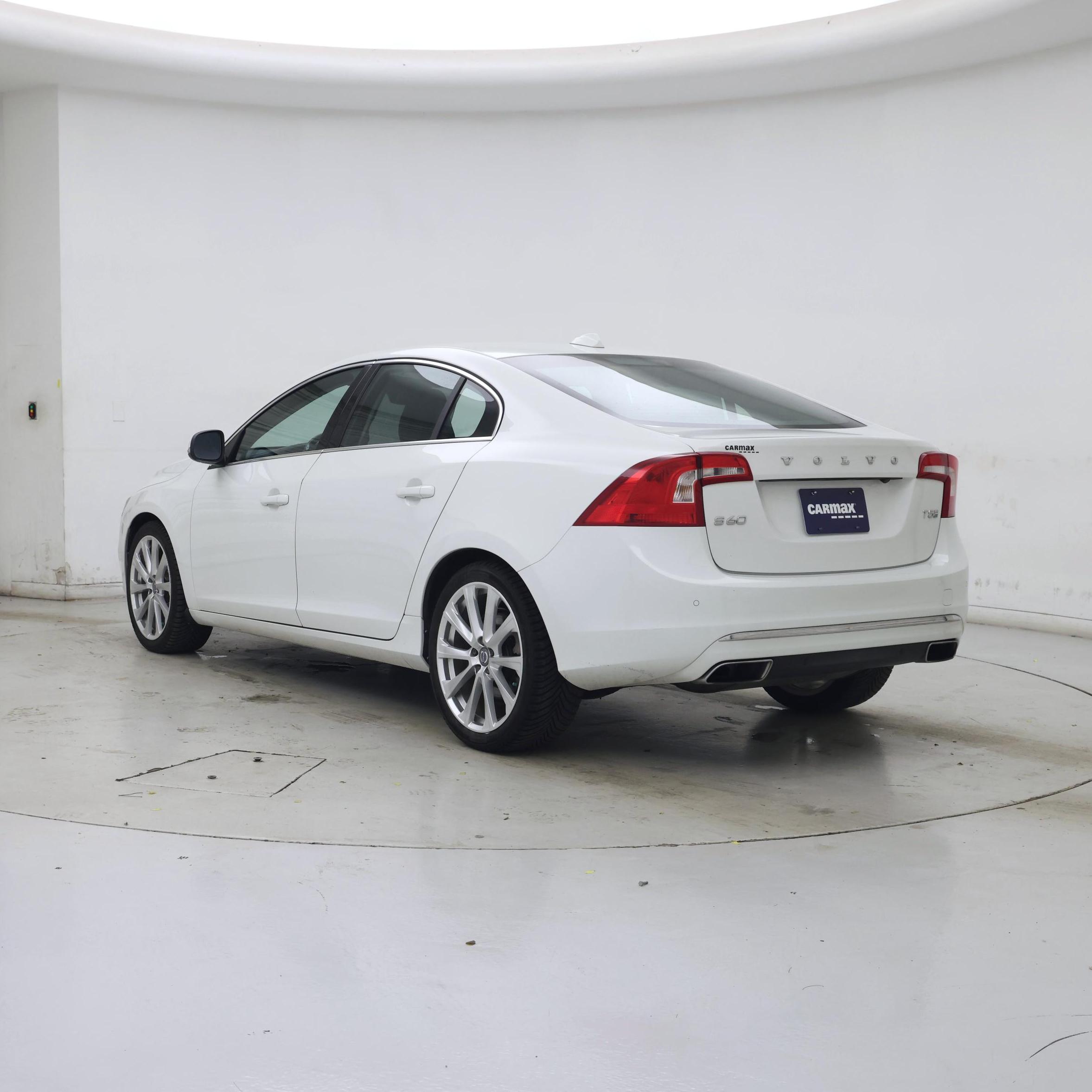 Thumbnail: 2016 Volvo S60 - 2