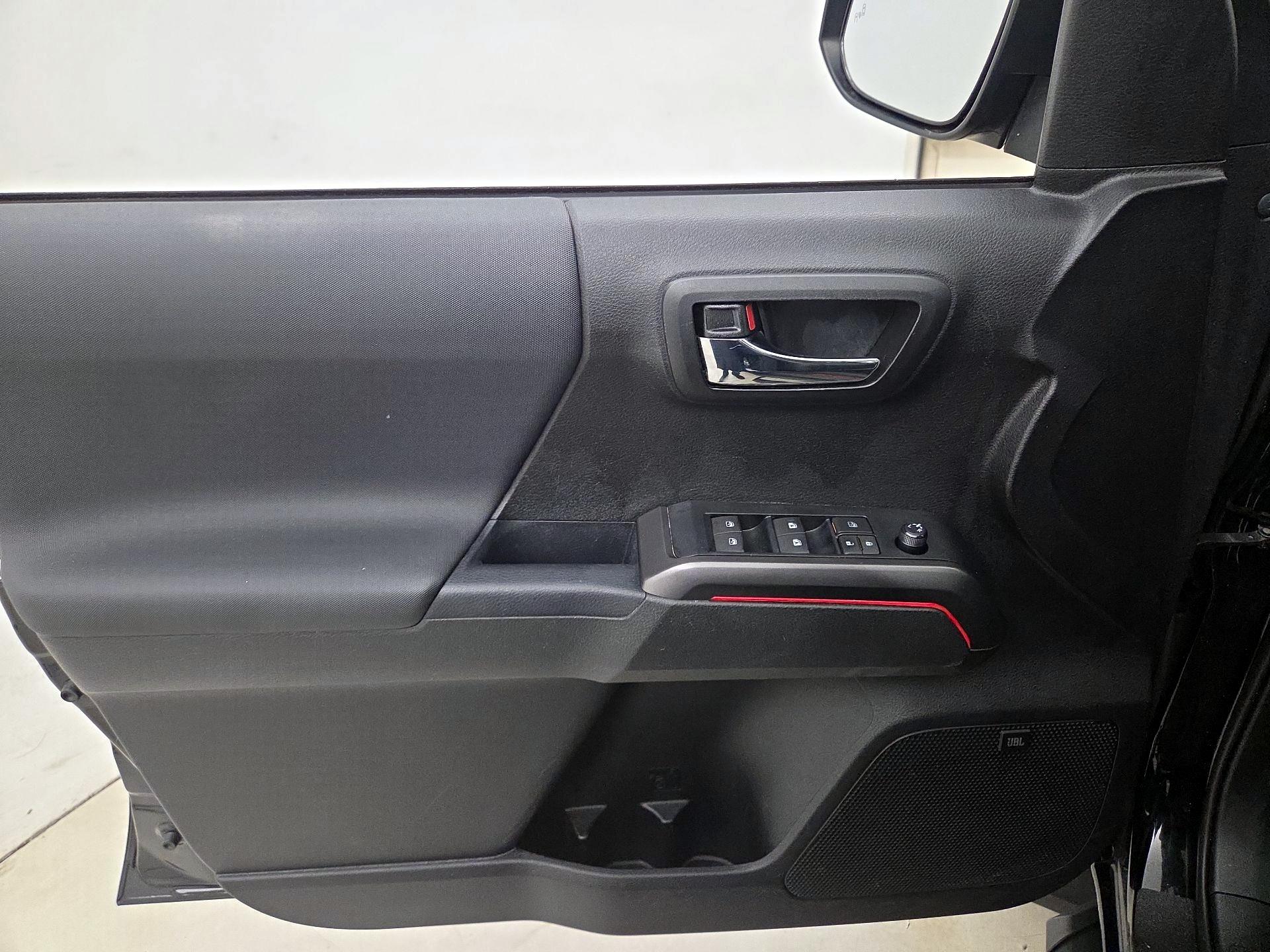 Thumbnail: 2021 Toyota Tacoma - 12