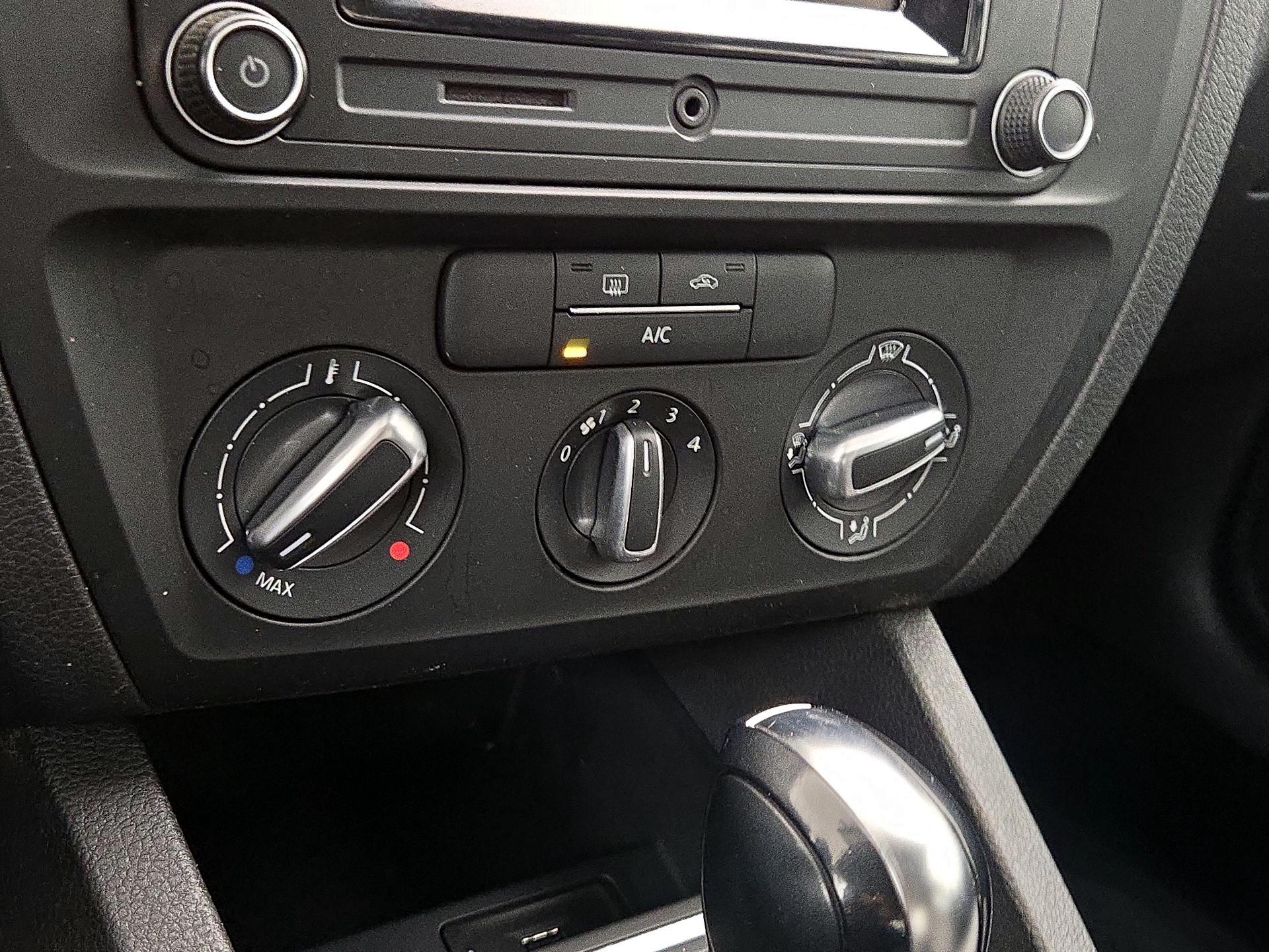 Thumbnail: 2017 Volkswagen Jetta - 16