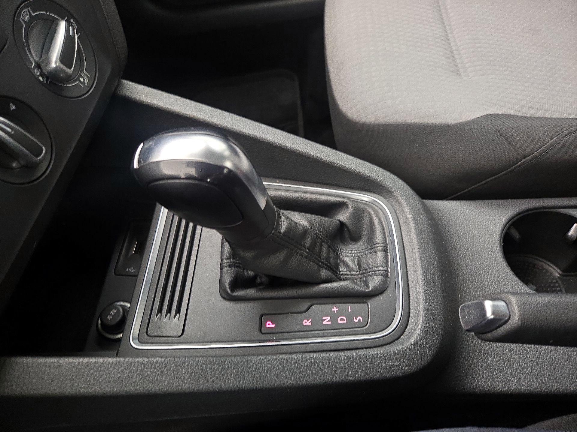 Thumbnail: 2017 Volkswagen Jetta - 17