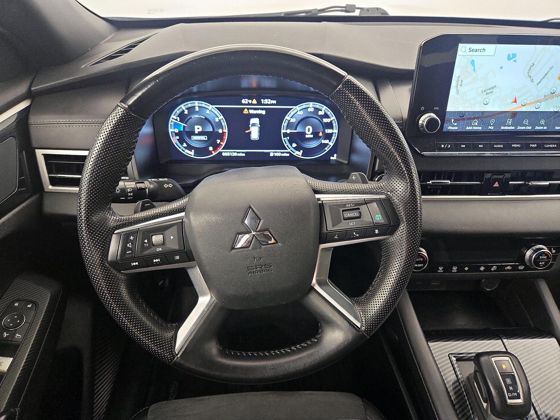 Thumbnail: 2023 Mitsubishi Outlander - 10