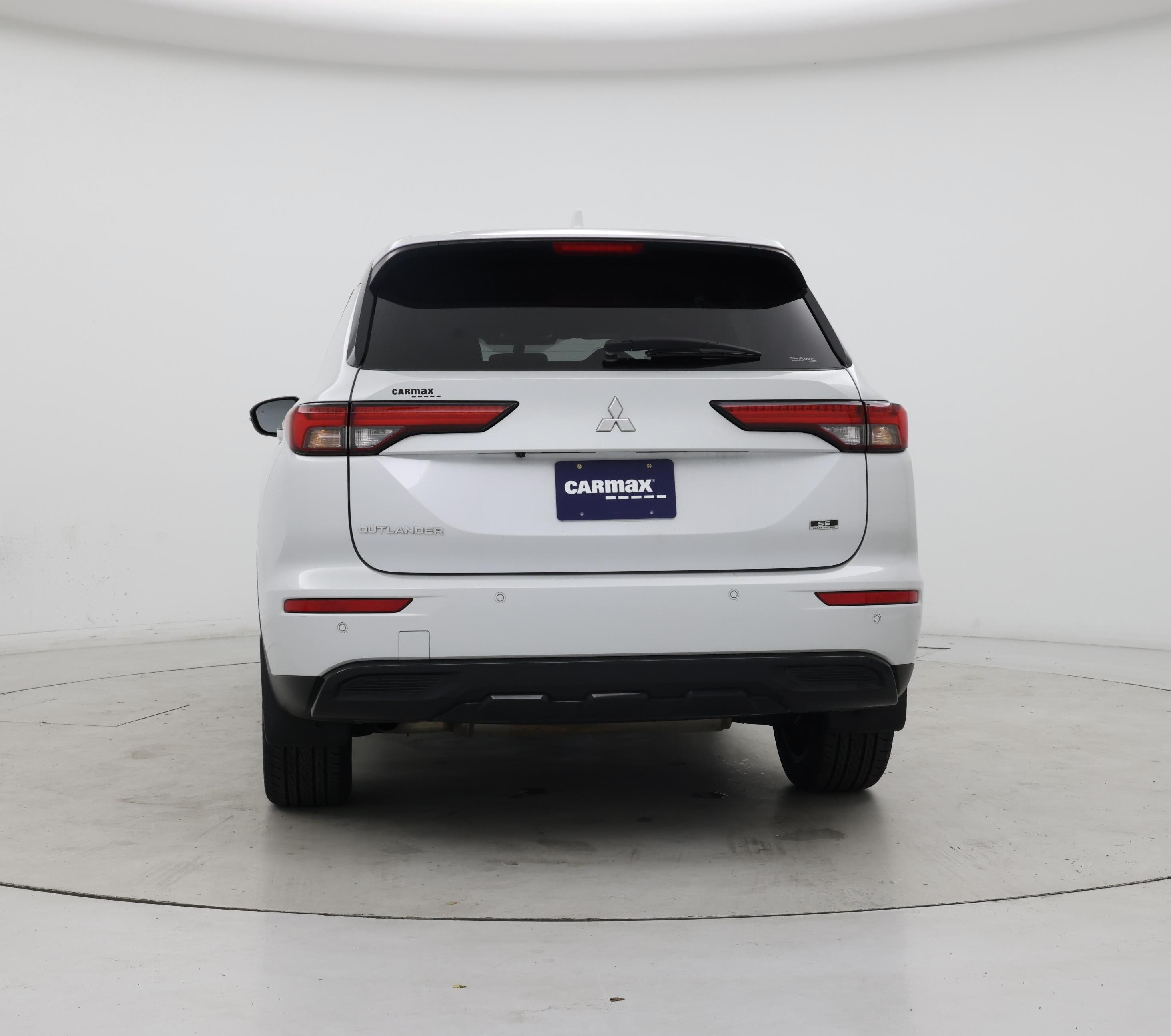 Thumbnail: 2023 Mitsubishi Outlander - 6