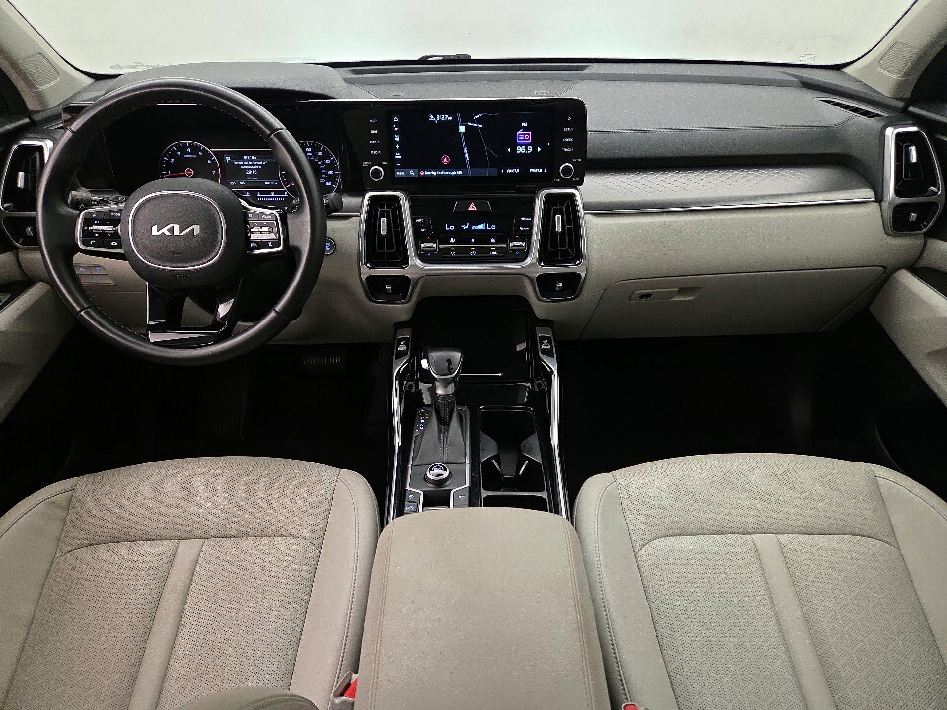 Thumbnail: 2022 Kia Sorento - 9