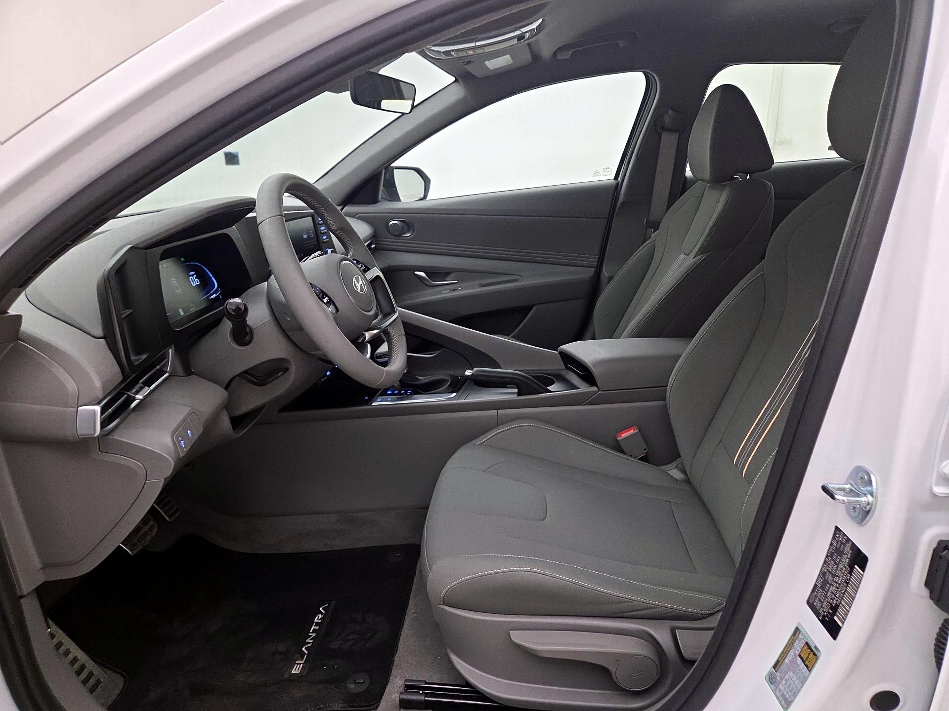 Thumbnail: 2025 Hyundai Elantra - 11
