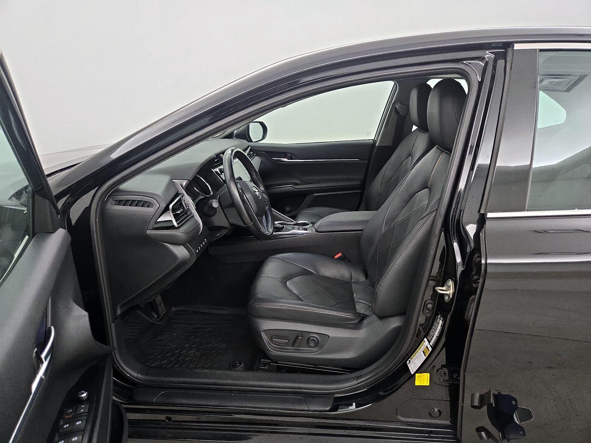 Thumbnail: 2019 Toyota Camry - 11