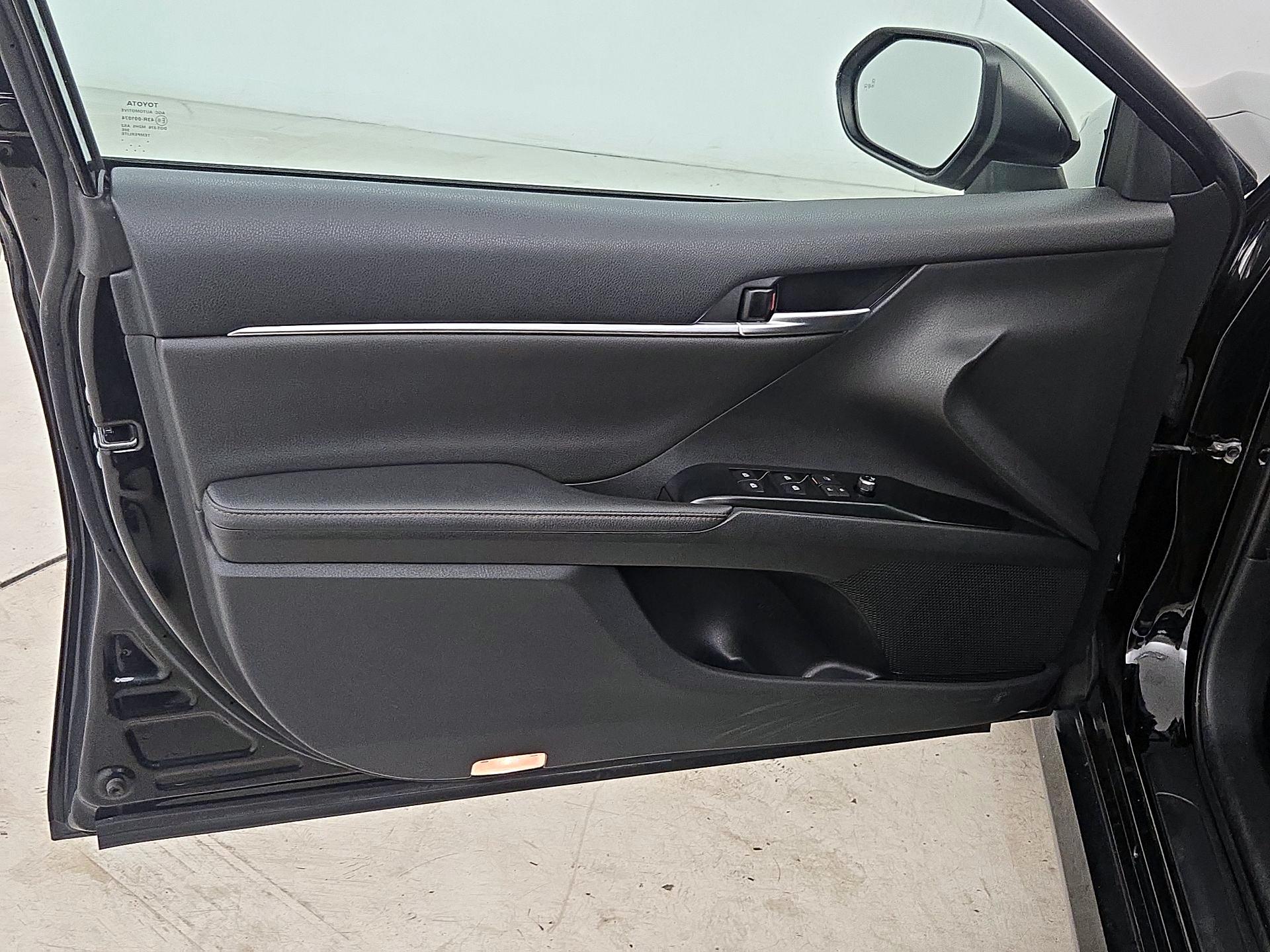 Thumbnail: 2019 Toyota Camry - 12