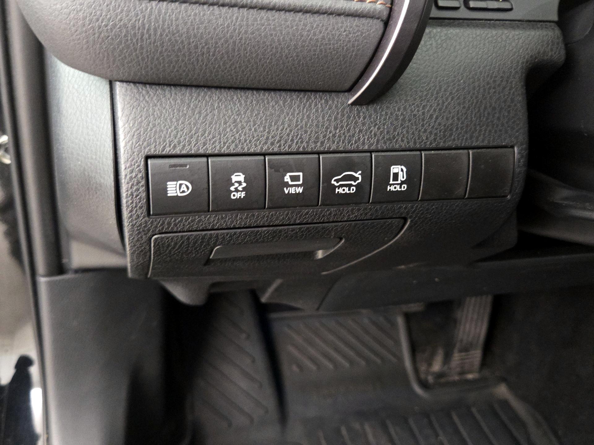 Thumbnail: 2019 Toyota Camry - 13