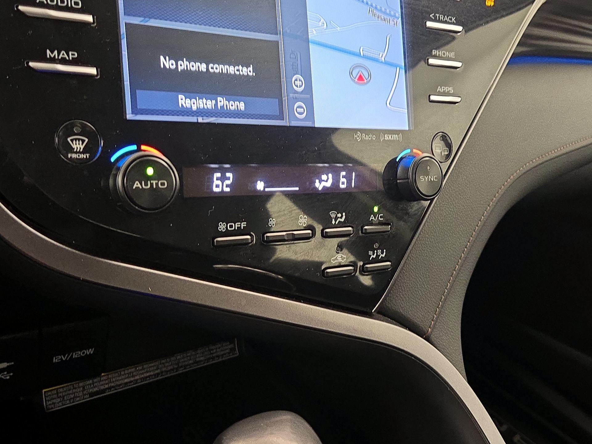 Thumbnail: 2019 Toyota Camry - 17