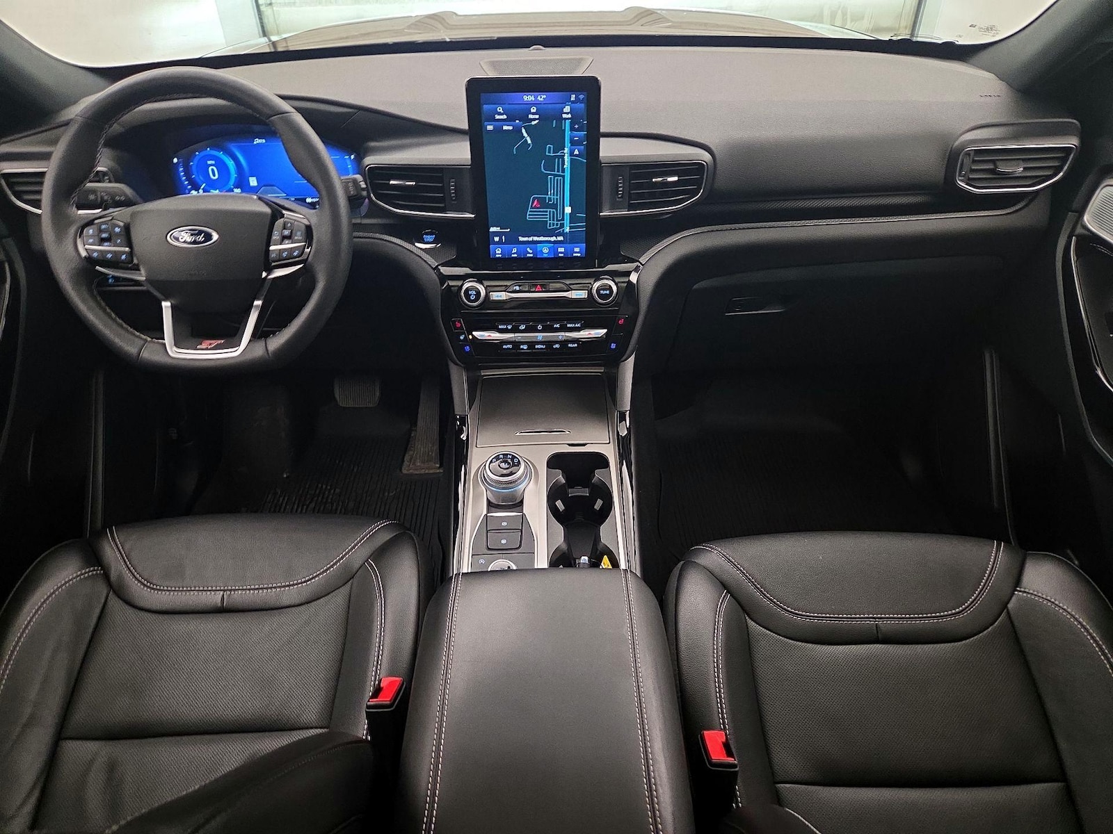 2024 Ford Explorer ST - Photo 10