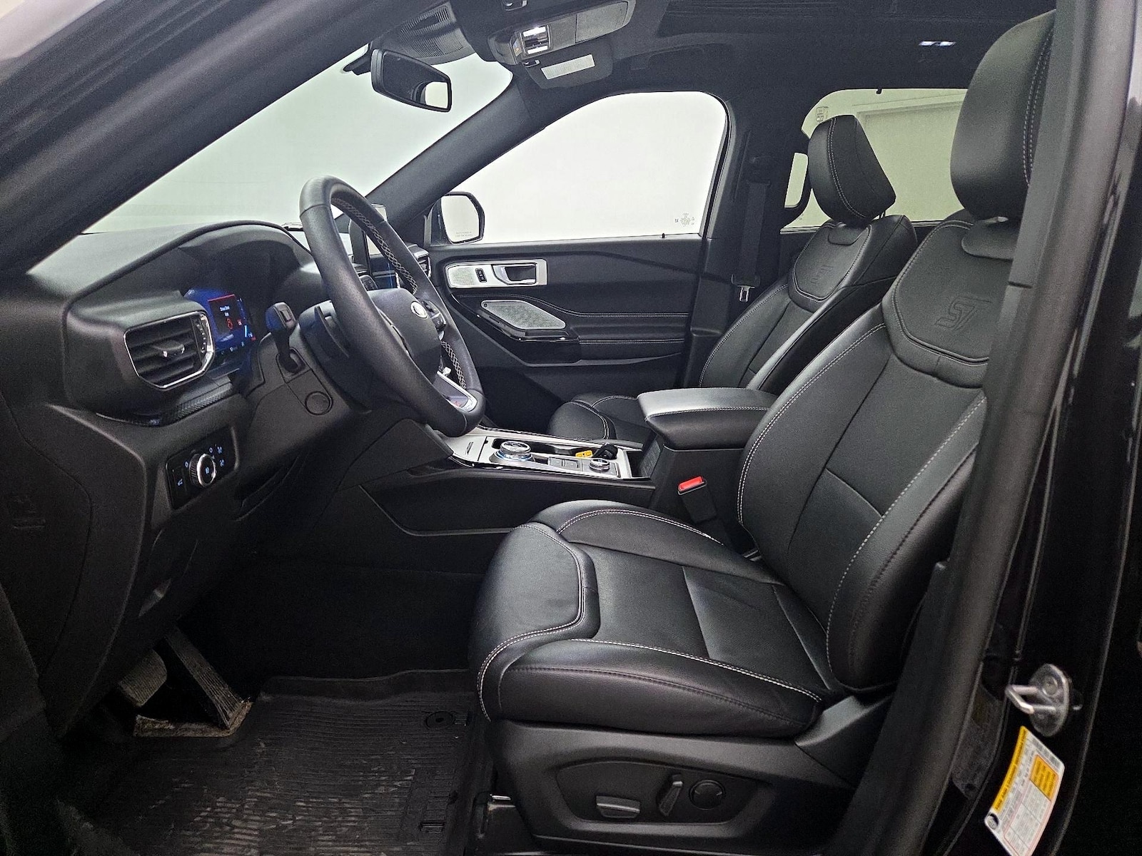 2024 Ford Explorer ST - Photo 12