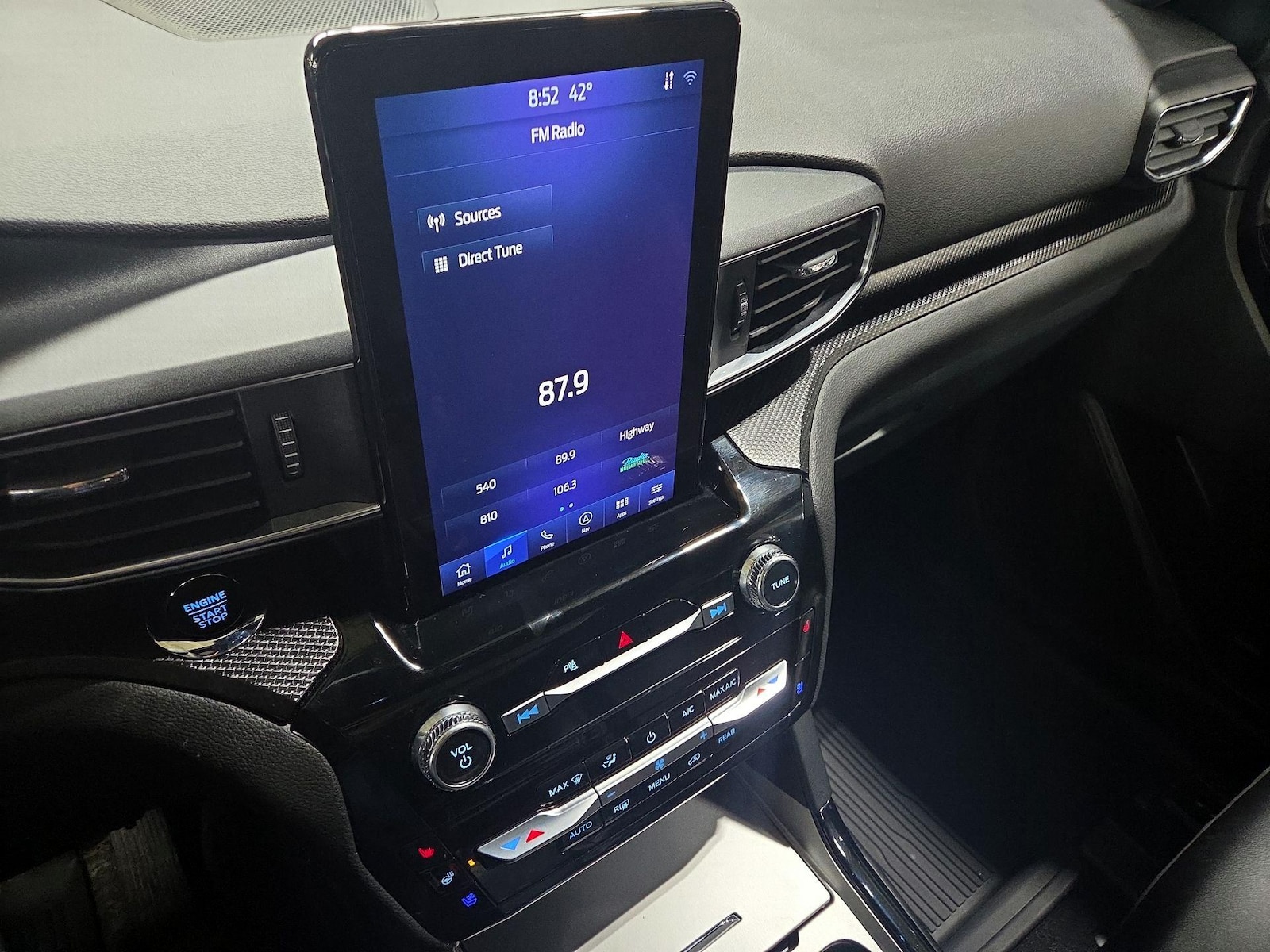 2024 Ford Explorer ST - Photo 17