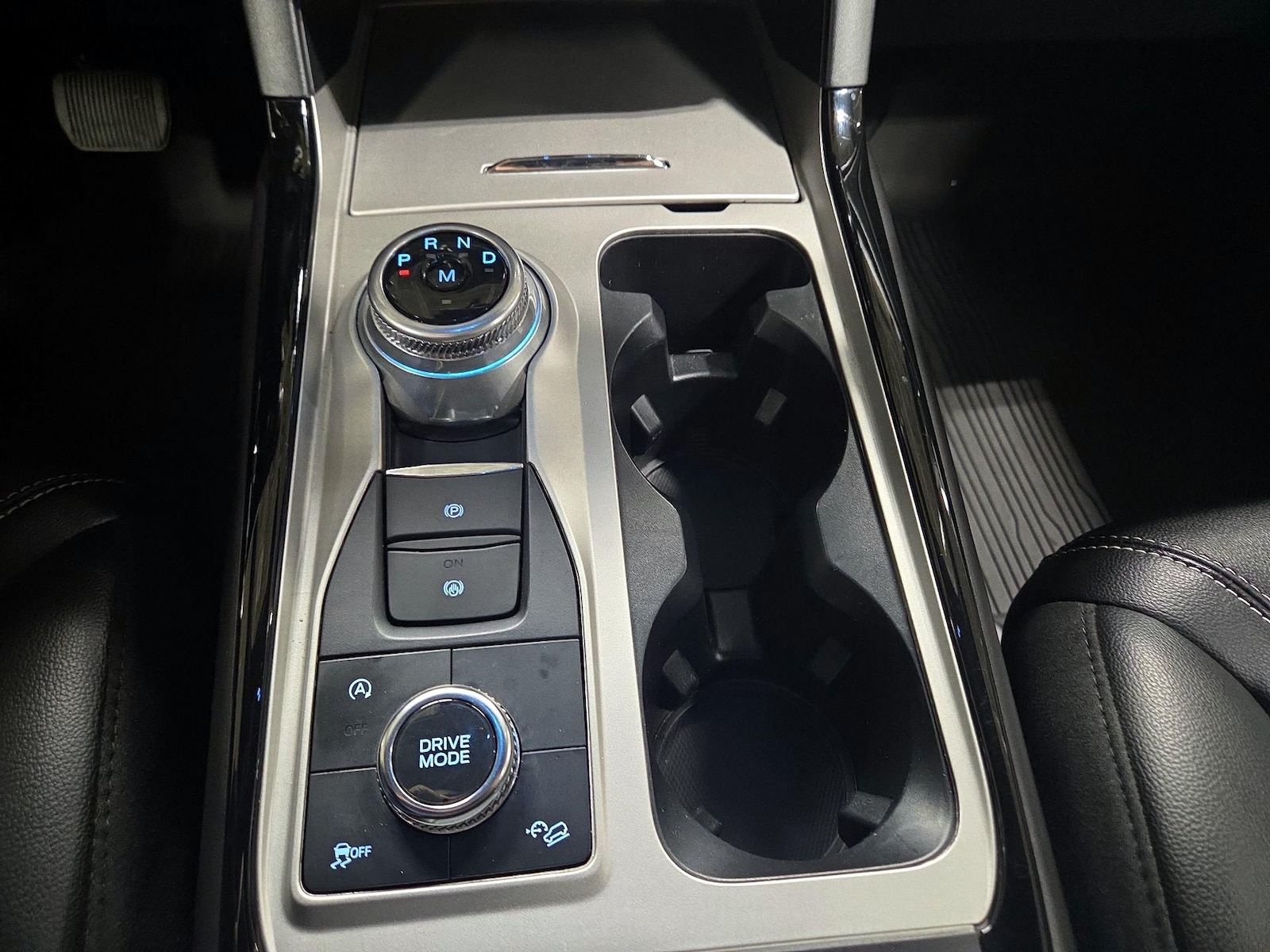 2024 Ford Explorer ST - Photo 19