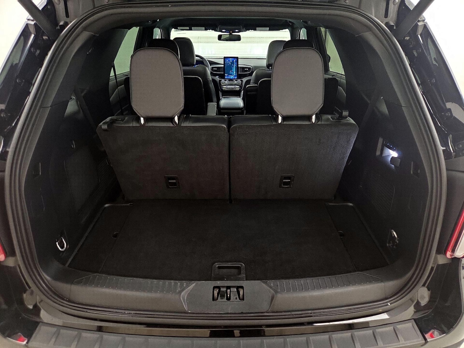 2024 Ford Explorer ST - Photo 24