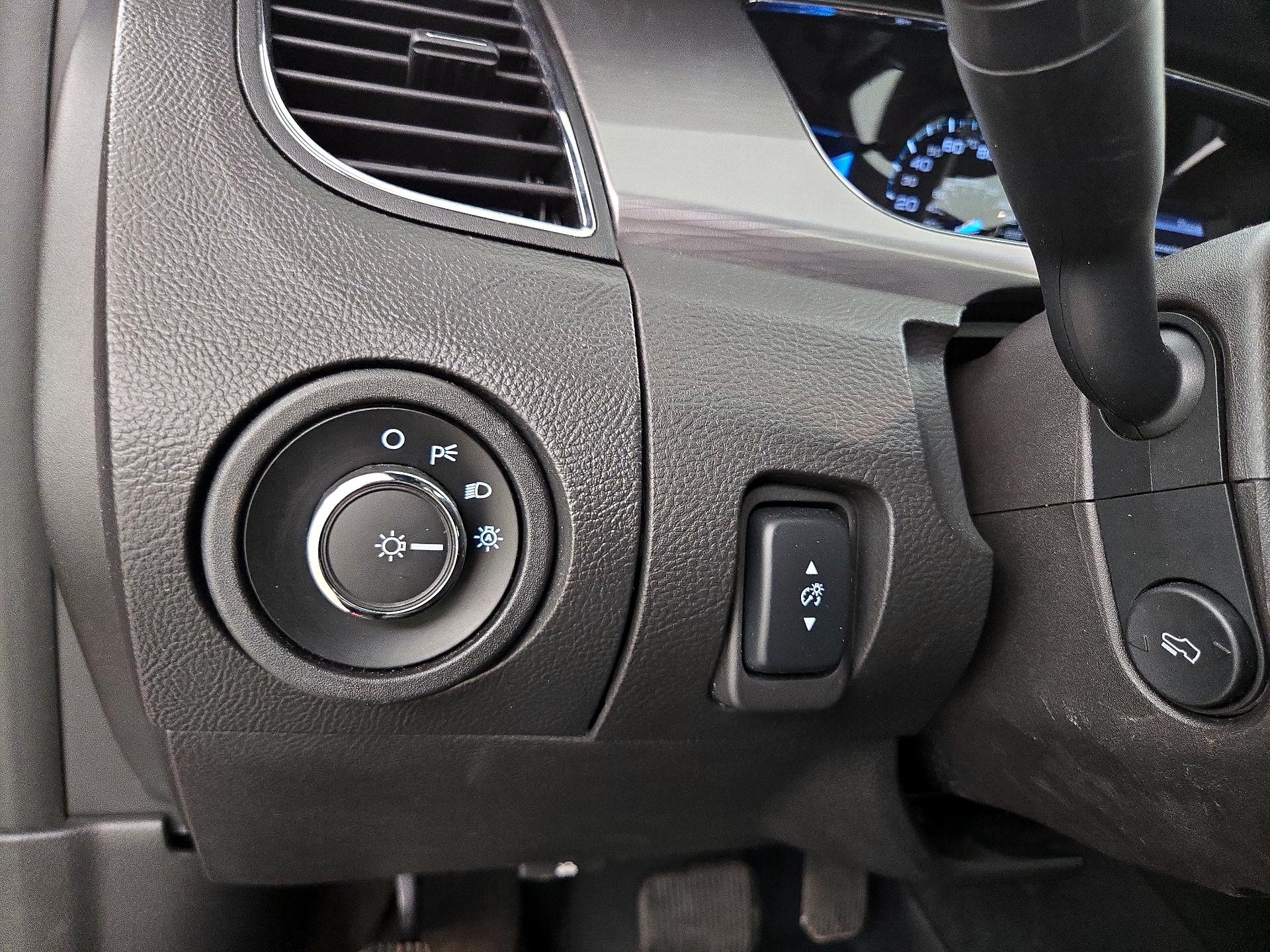 Thumbnail: 2016 Ford Taurus - 13