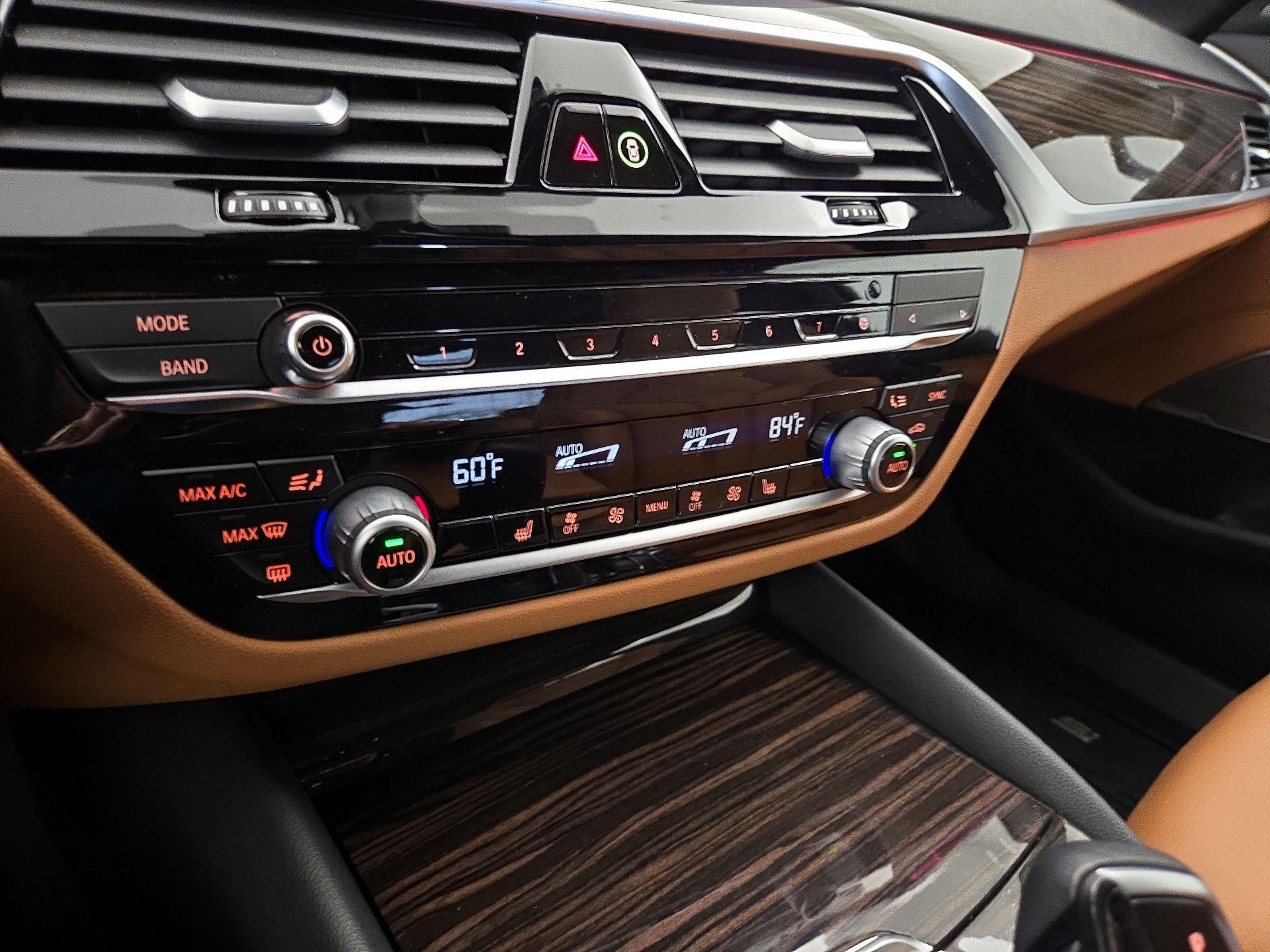 Thumbnail: 2022 BMW 5 Series - 17