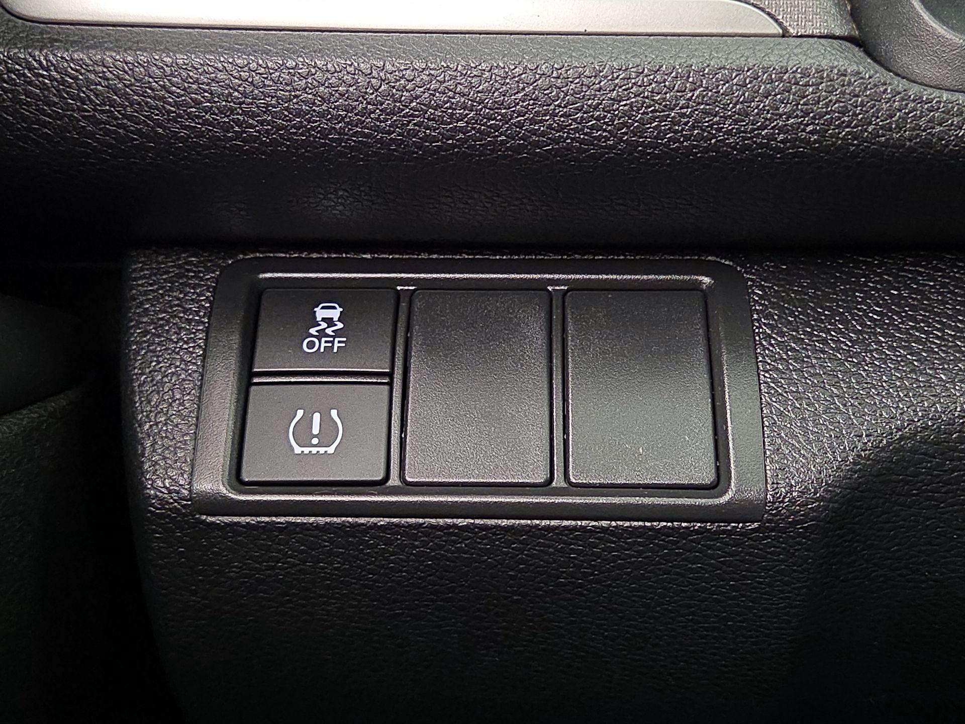 Thumbnail: 2016 Honda Civic - 13