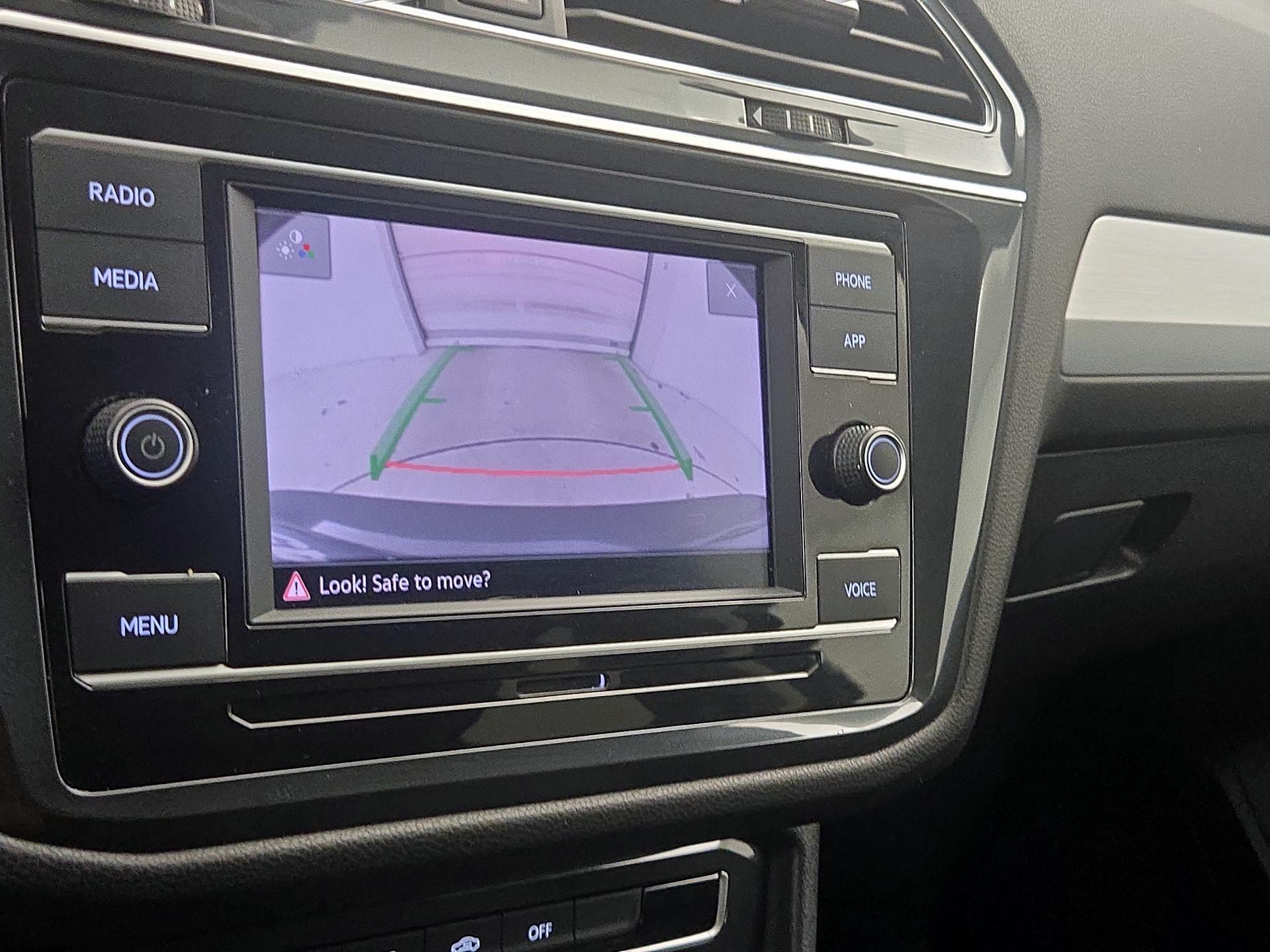 Thumbnail: 2020 Volkswagen Tiguan - 14