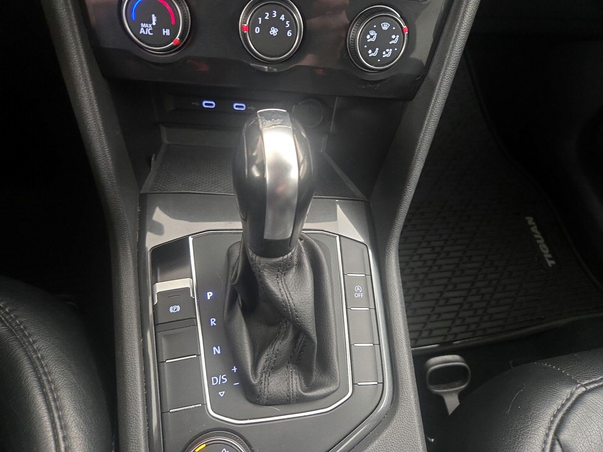 Thumbnail: 2020 Volkswagen Tiguan - 17