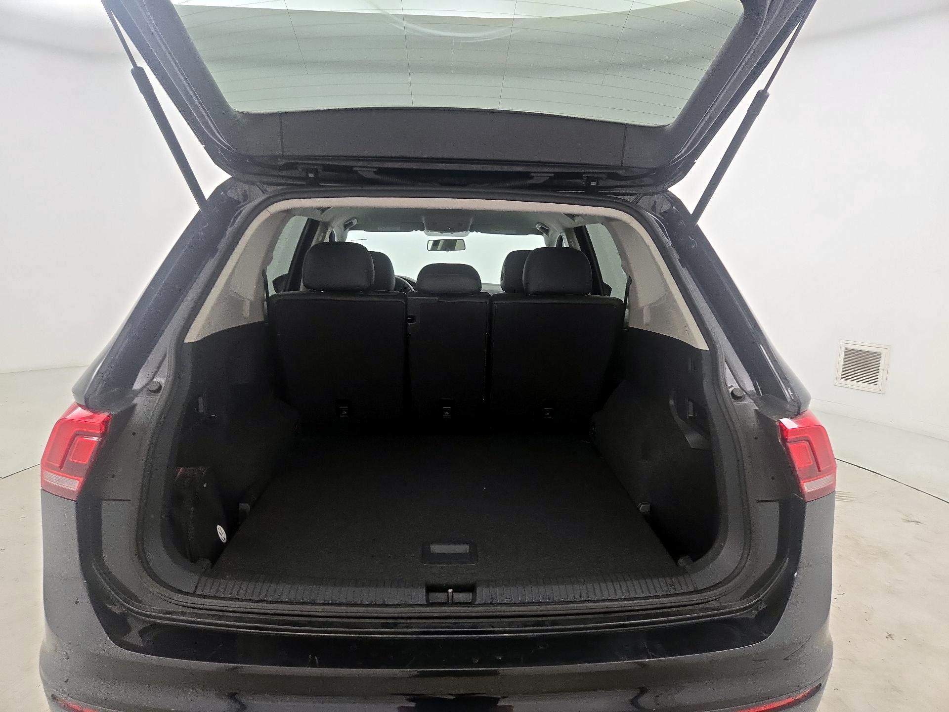 Thumbnail: 2020 Volkswagen Tiguan - 20