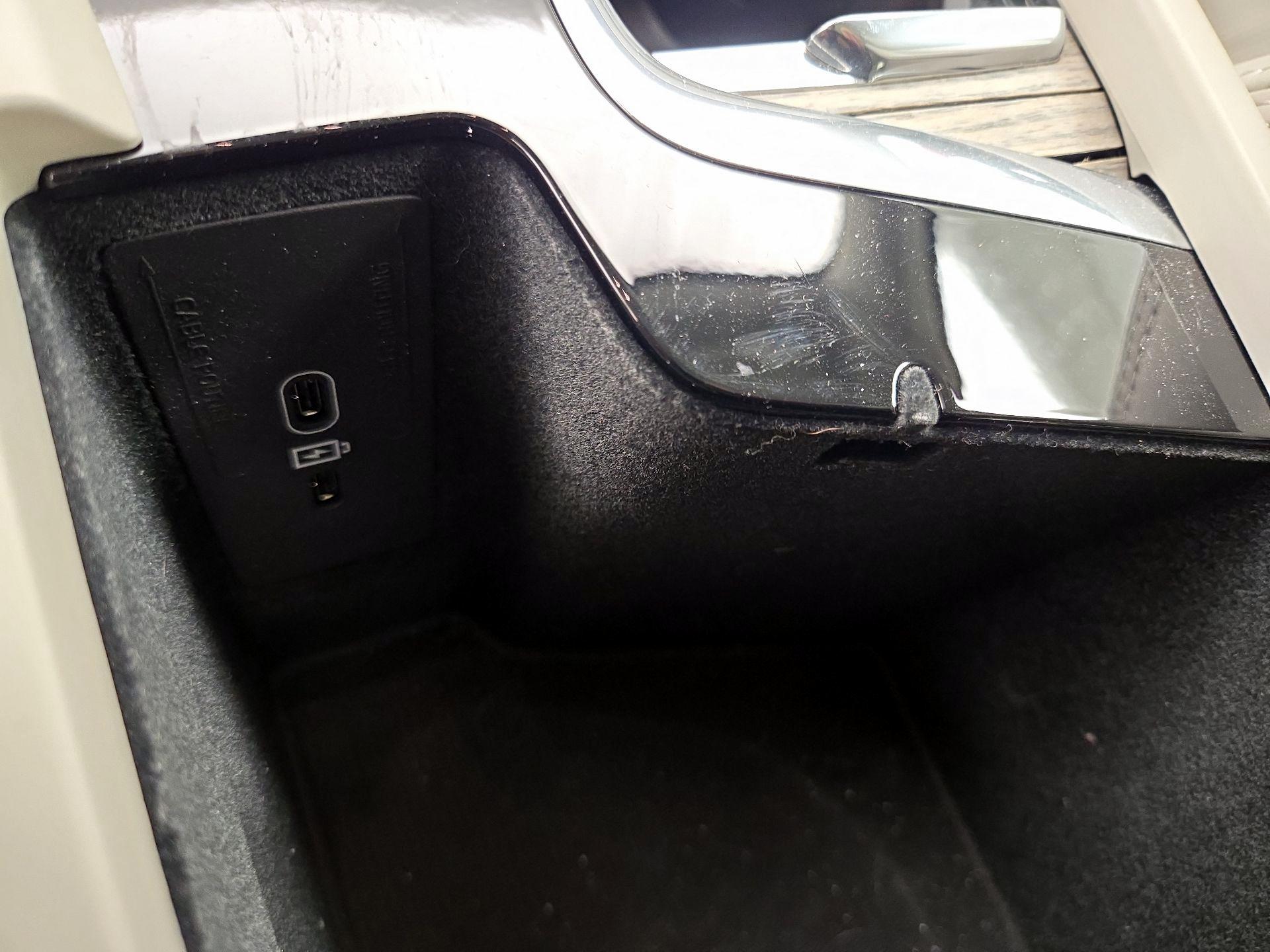 Thumbnail: 2022 Volvo XC60 - 18