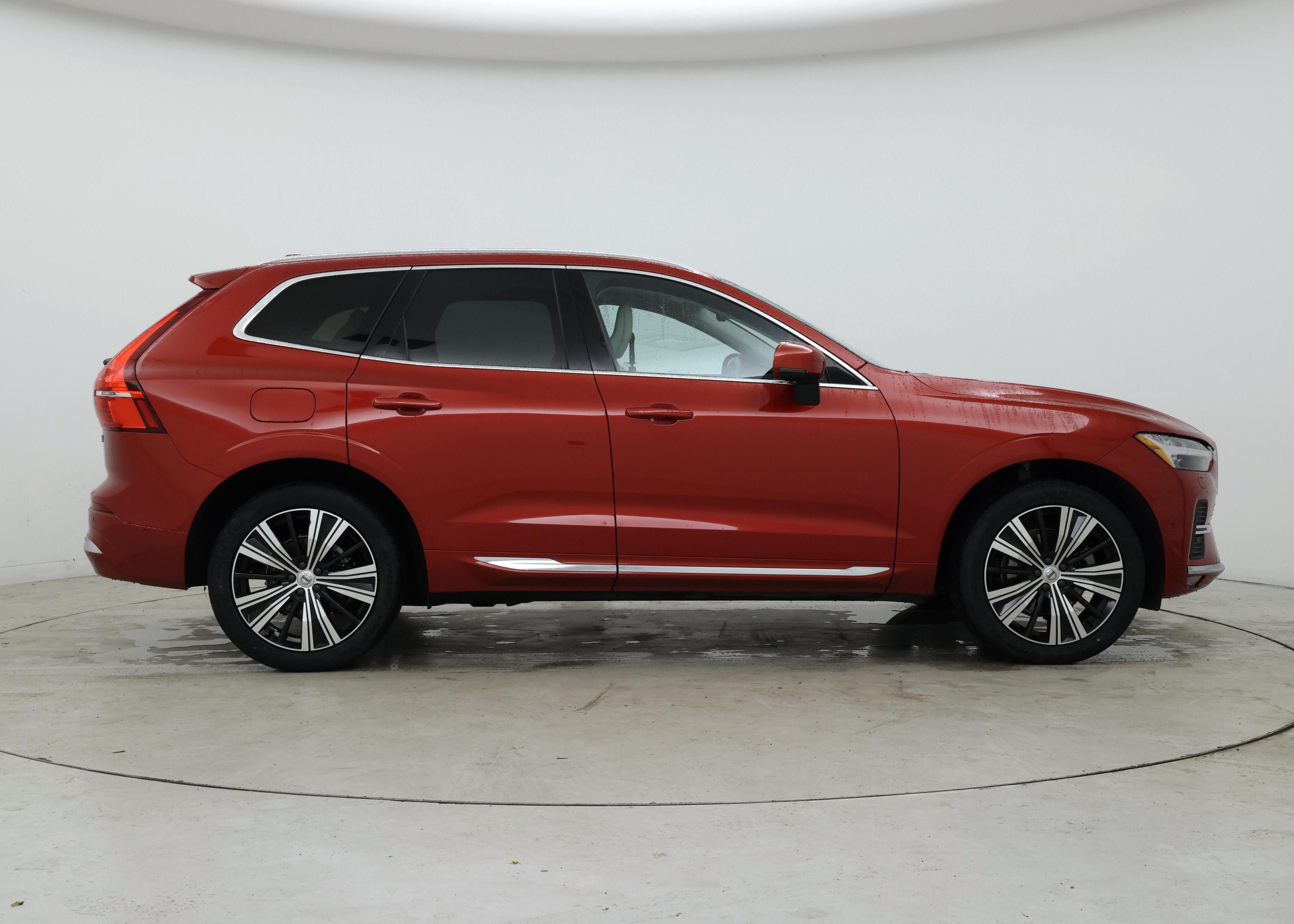 Thumbnail: 2022 Volvo XC60 - 7