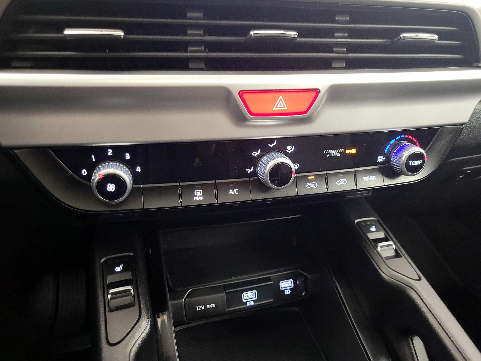 Thumbnail: 2021 Kia Telluride - 16