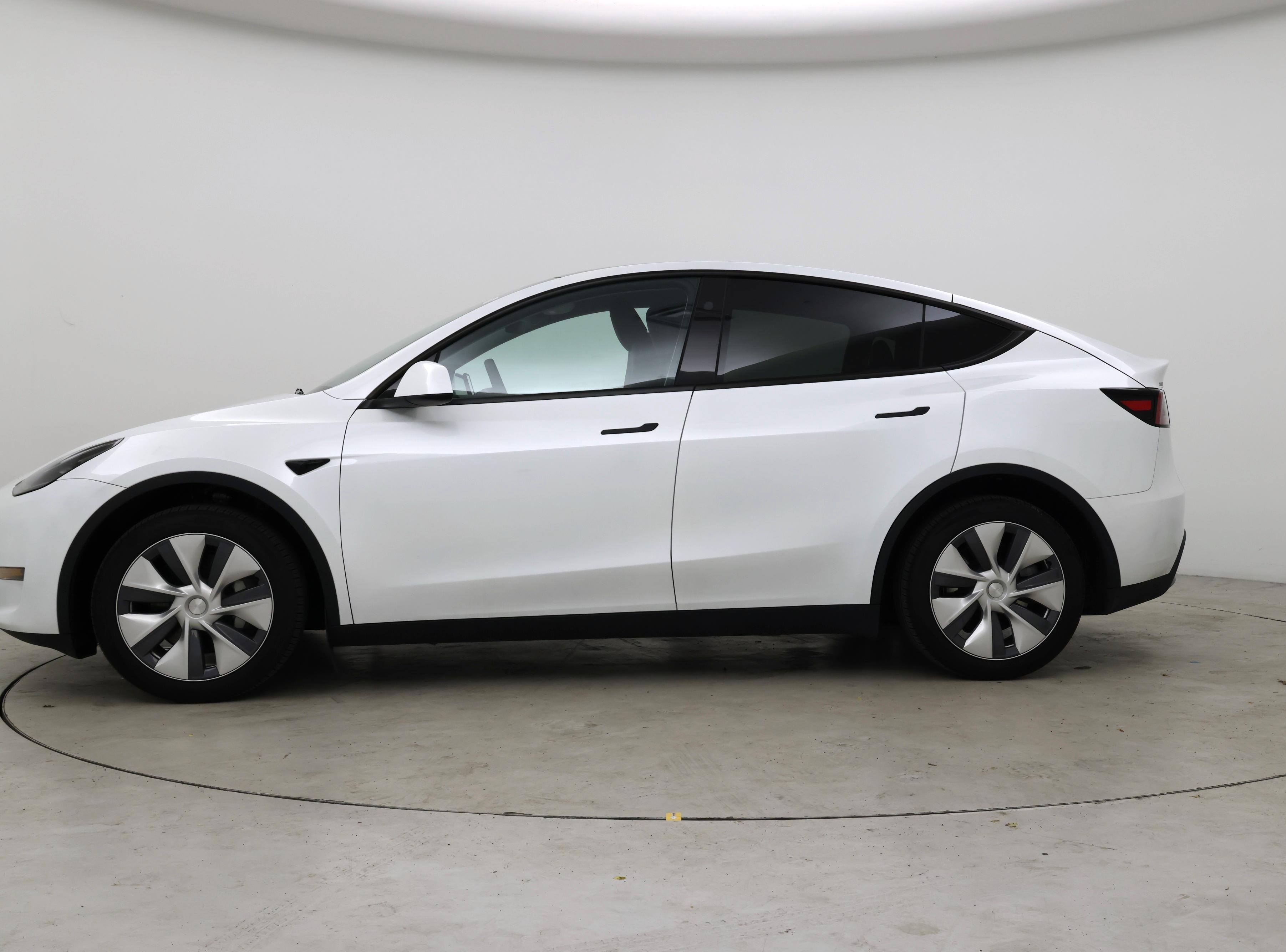 Thumbnail: 2024 Tesla Model Y - 3