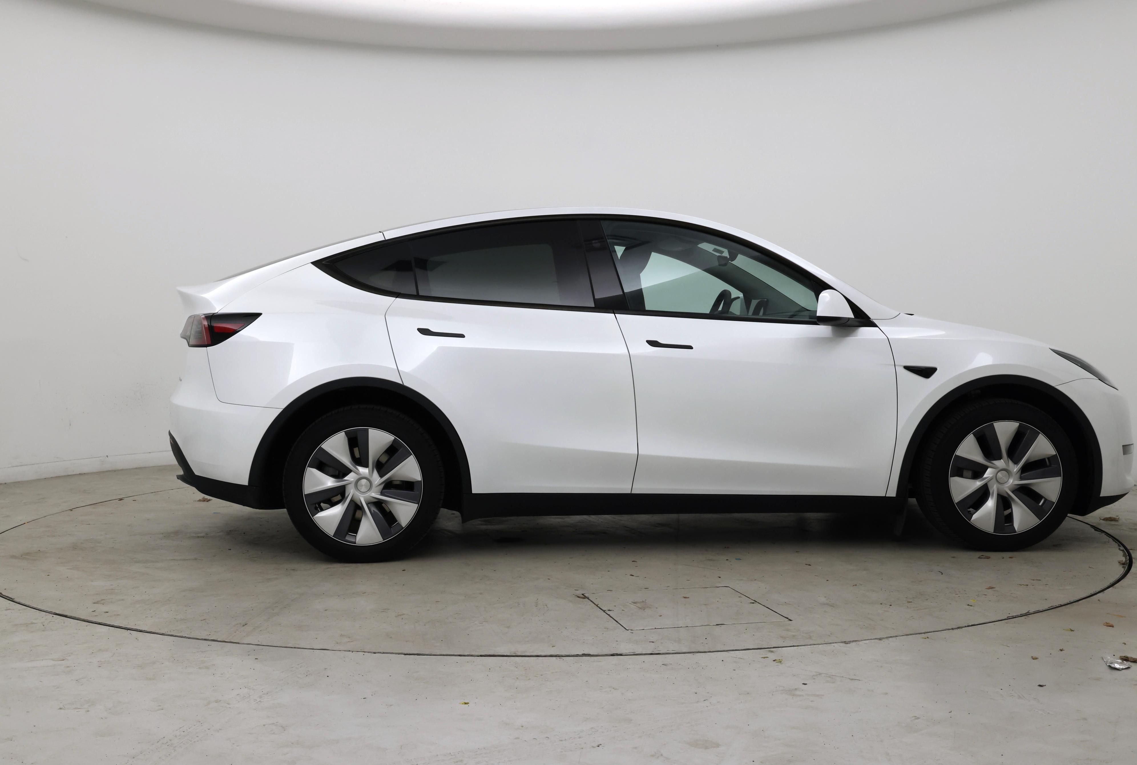 Thumbnail: 2024 Tesla Model Y - 7