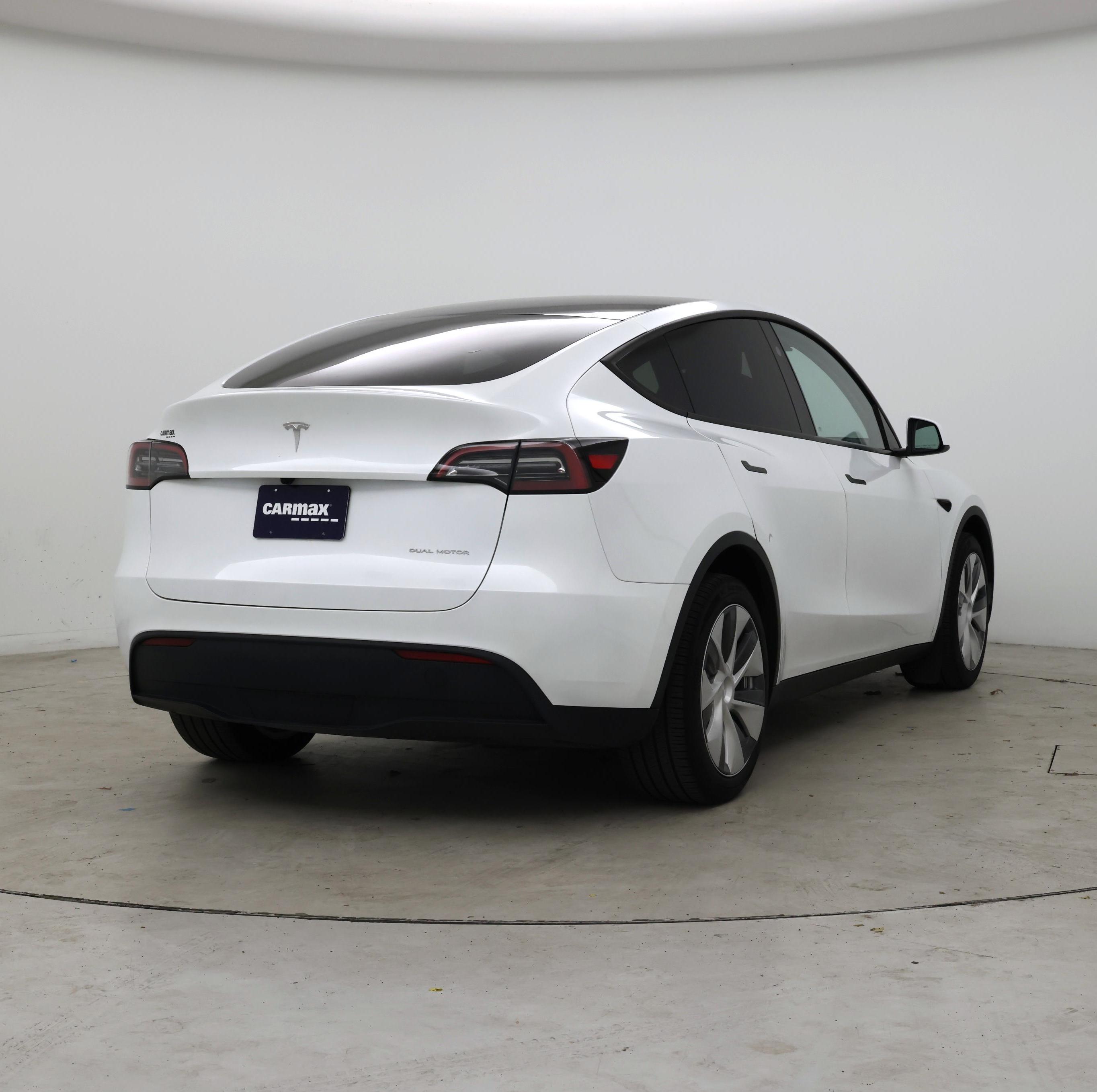 Thumbnail: 2024 Tesla Model Y - 8