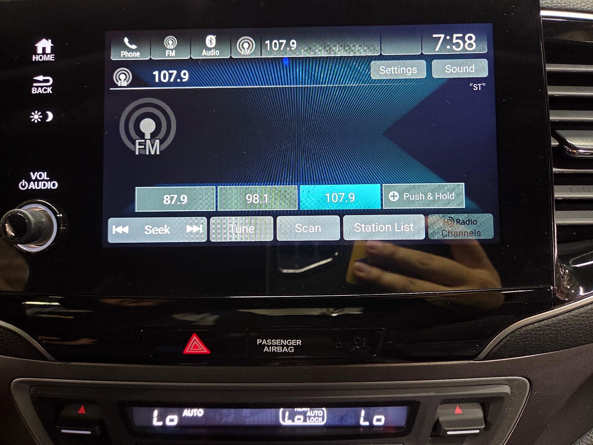 Thumbnail: 2019 Honda Pilot - 15