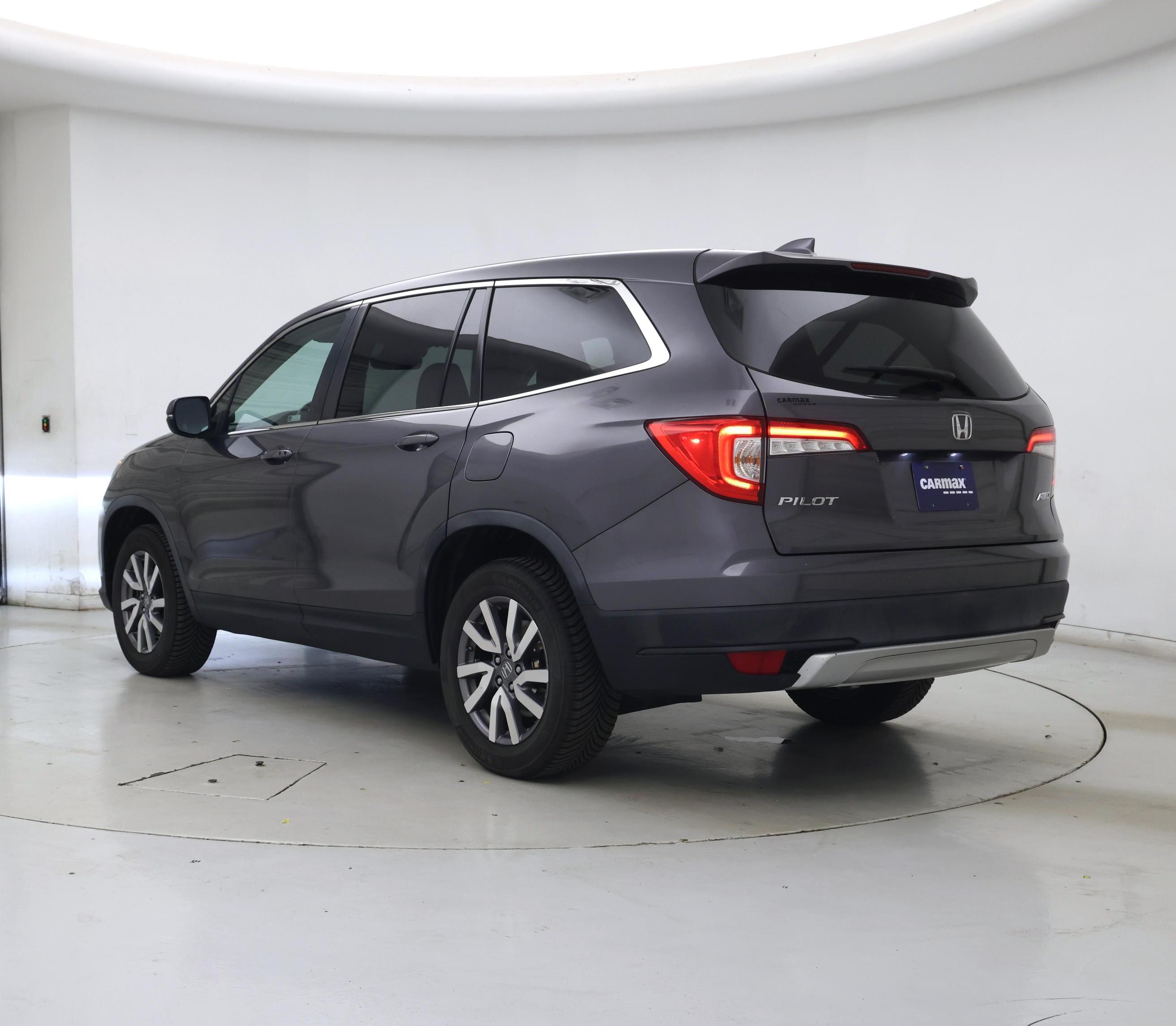 Thumbnail: 2019 Honda Pilot - 2