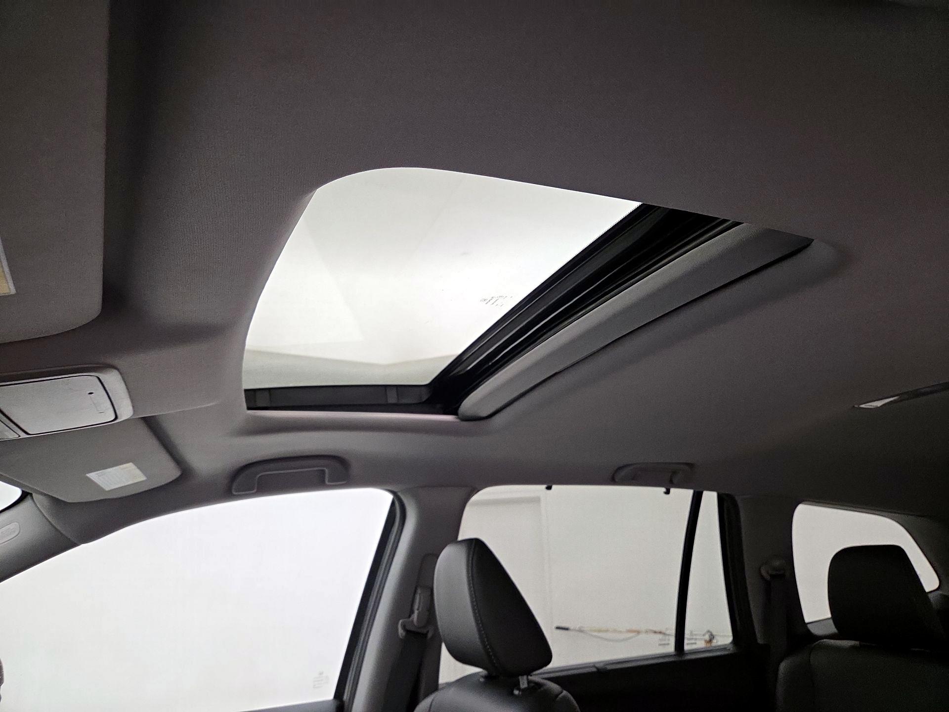 Thumbnail: 2019 Honda Pilot - 19