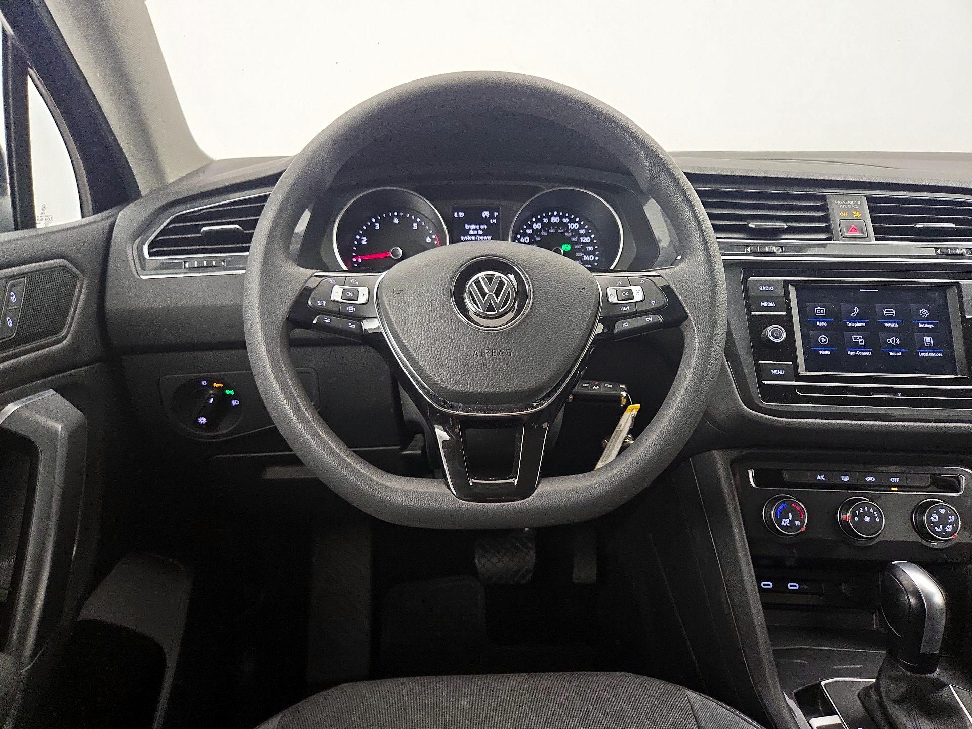 Thumbnail: 2021 Volkswagen Tiguan - 10