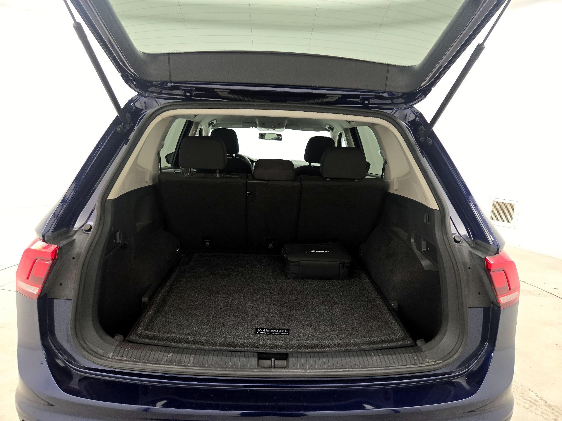 Thumbnail: 2021 Volkswagen Tiguan - 20