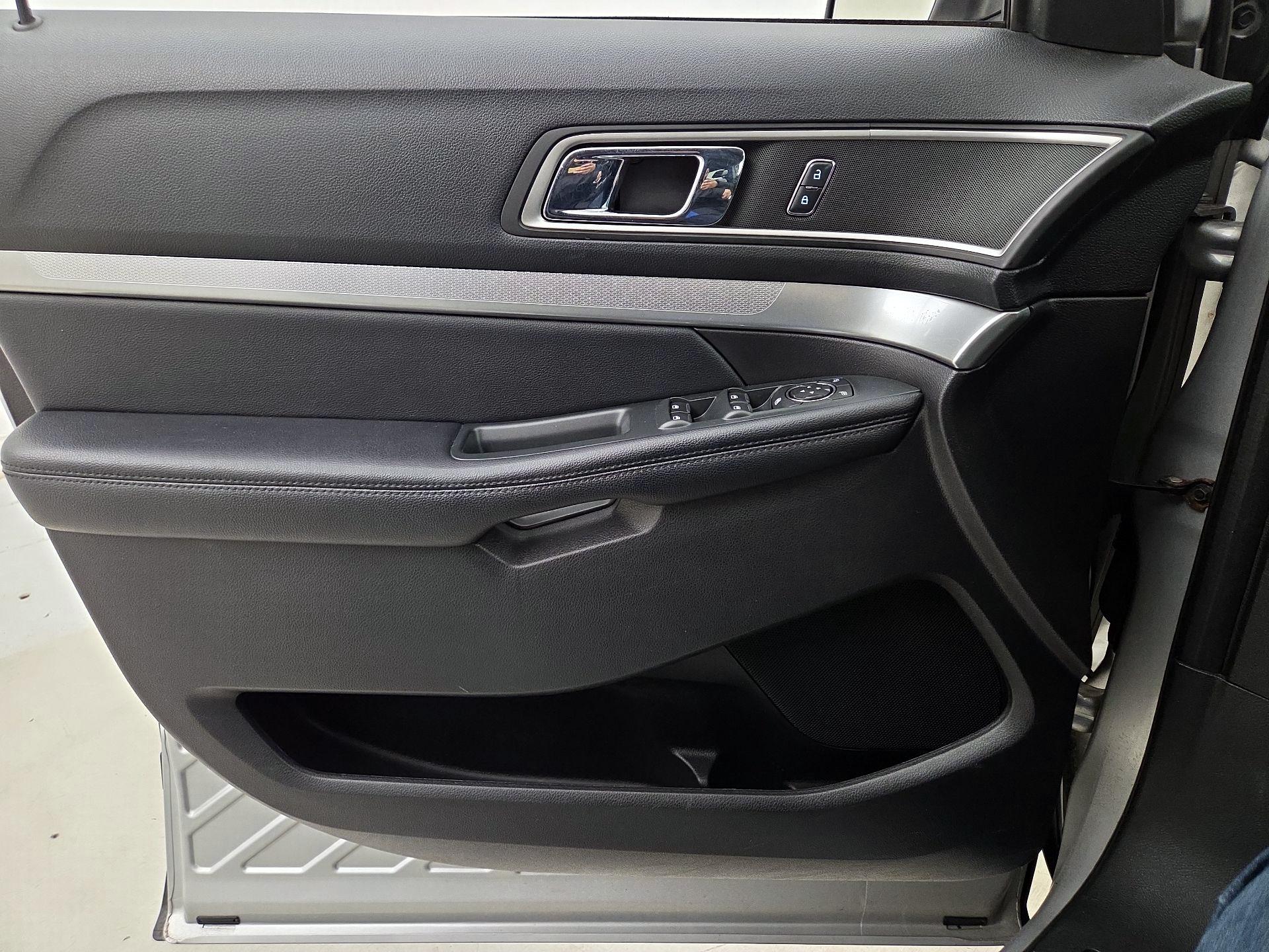 Thumbnail: 2017 Ford Explorer - 12