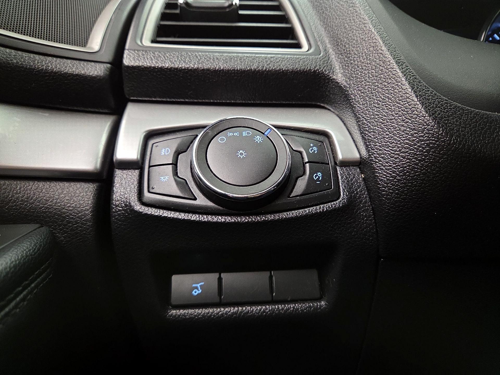 Thumbnail: 2017 Ford Explorer - 13