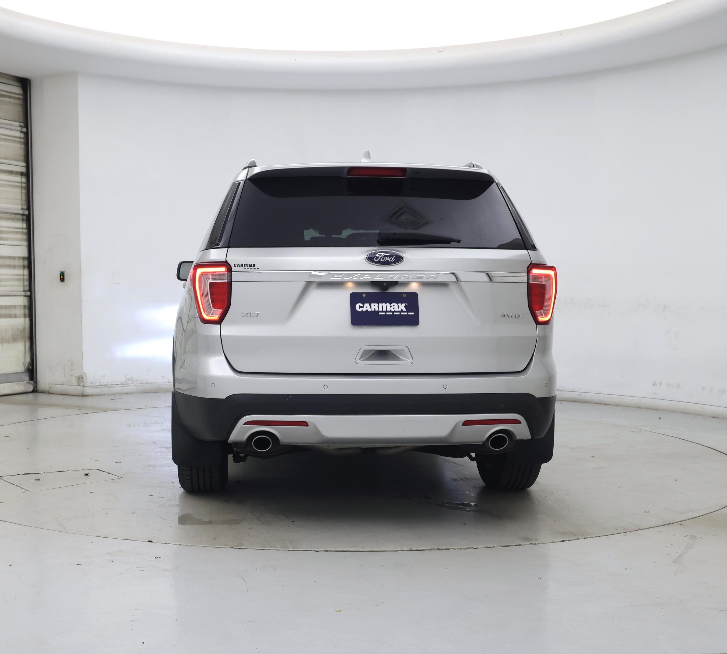 Thumbnail: 2017 Ford Explorer - 6