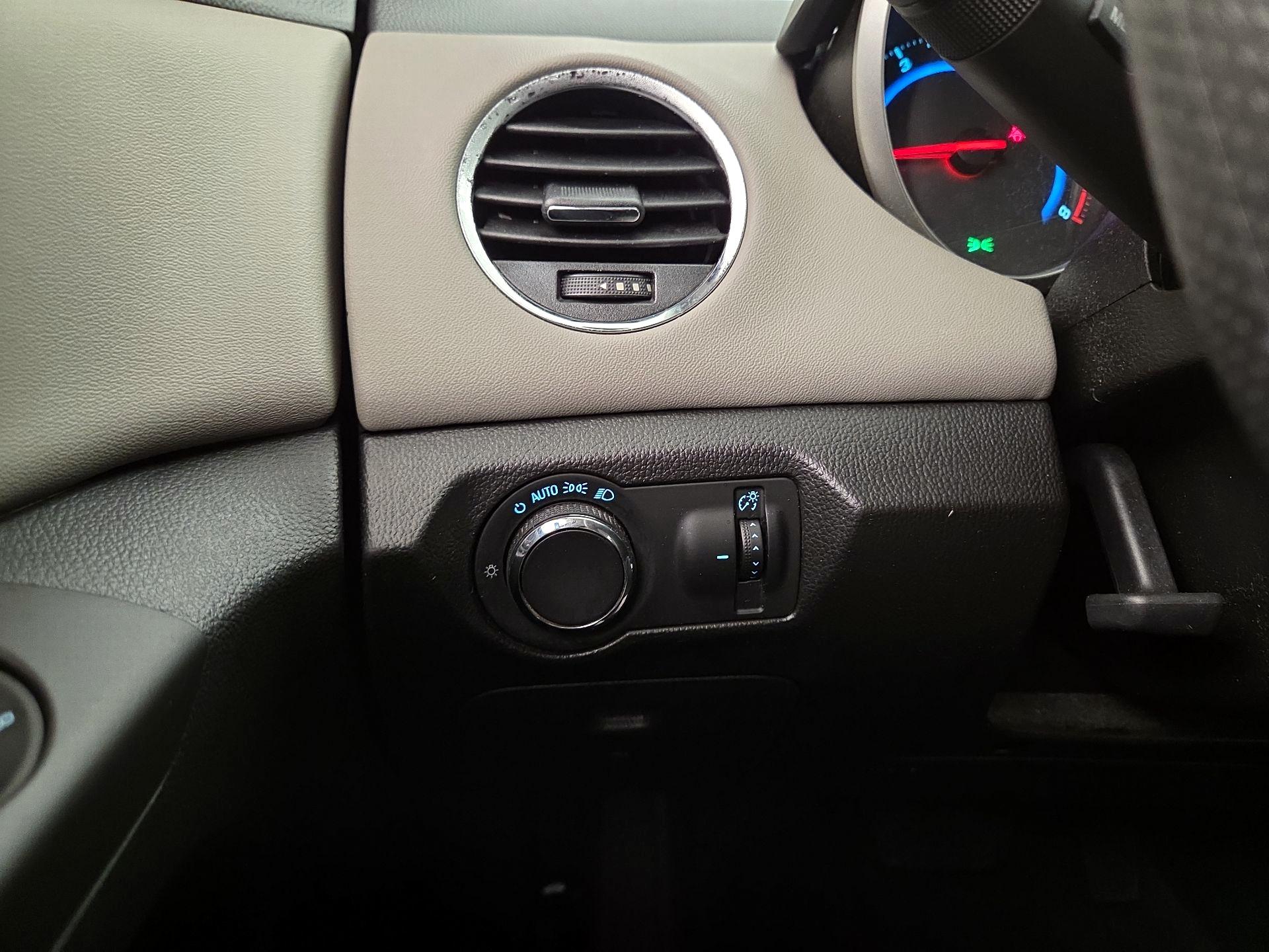 Thumbnail: 2016 Chevrolet Cruze - 13