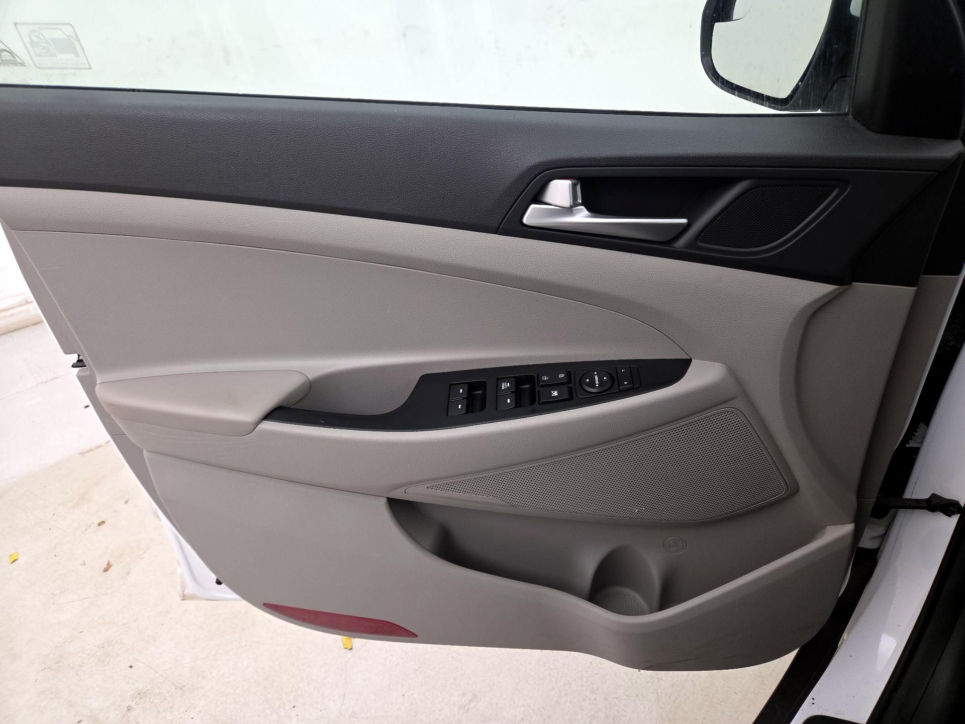 Thumbnail: 2019 Hyundai Tucson - 12